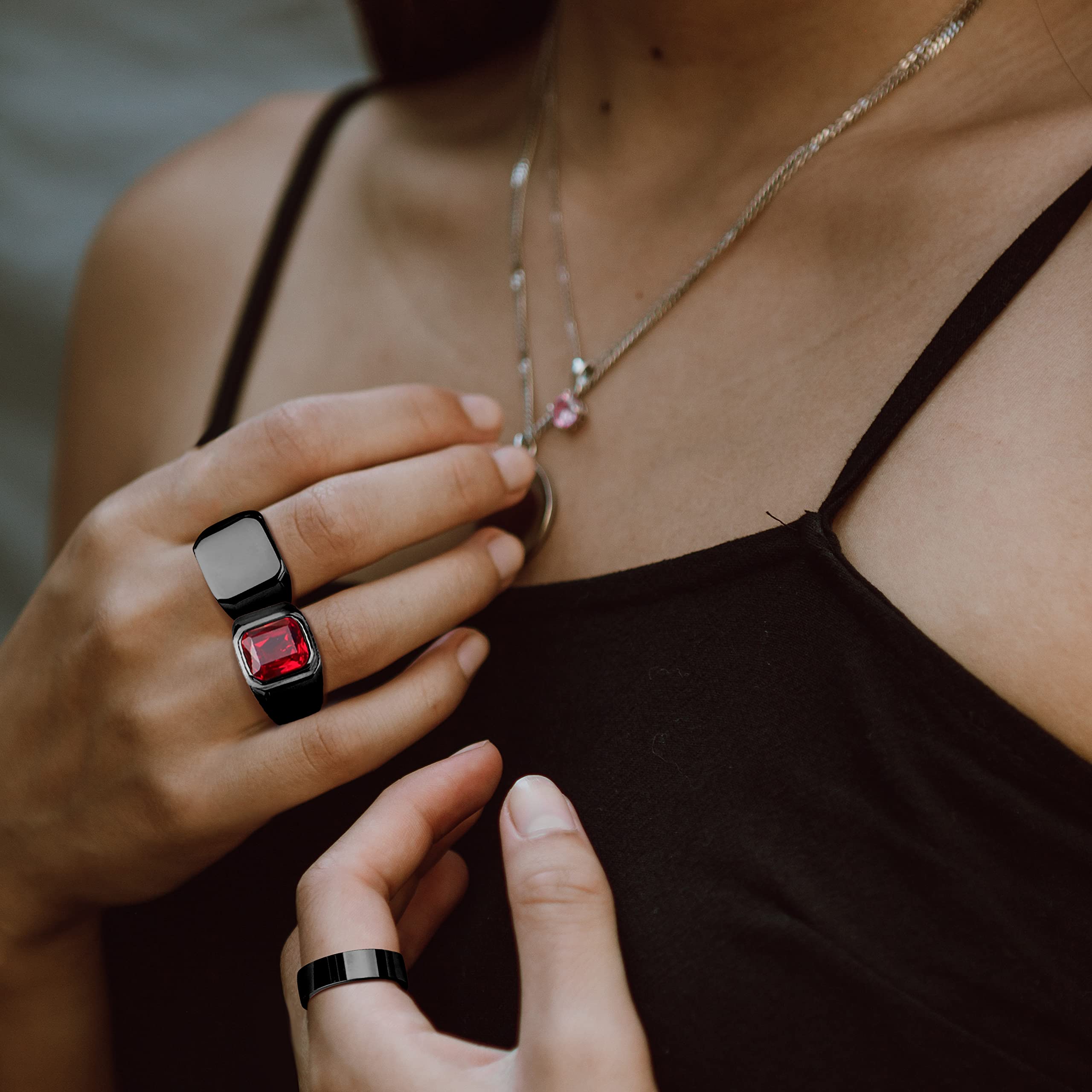 Dochais 3PCS Men's Stainless Steel Signet Rings - Square Agate Onyx Biker Rings, Solid Polished Retro Band Rings Set (Size 7-13) - Perfect for Casual Wear, Gifts & Biker Fashion Accessories