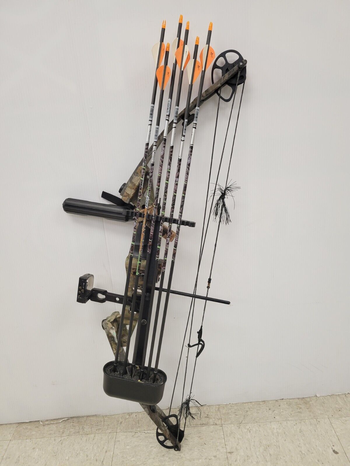 Champion Camou Compound Bow for Hunting & Target Practice - High Performance Archery Equipment for Outdoor Sports & Recreation