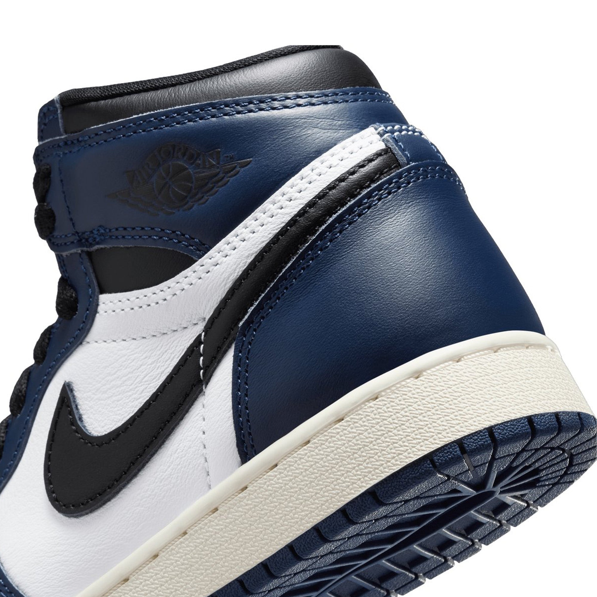 Air Jordan 1 Retro High OG 'Midnight Navy' GS Sneakers (2024) - Classic Basketball Shoes for Men & Women, Perfect for Streetwear, Sports & Casual Outfits