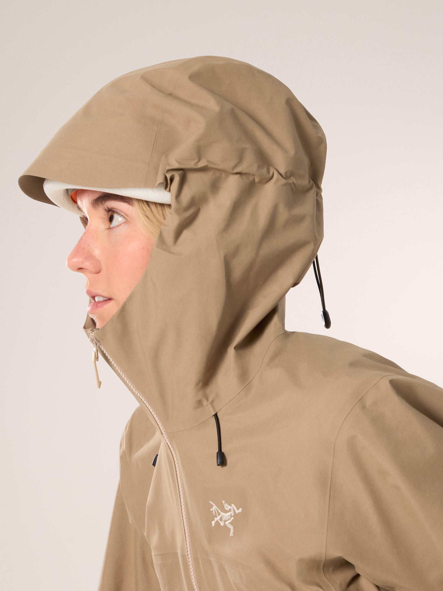 Women's Beta SL Jacket - Lightweight Waterproof Hiking Shell for Outdoor Adventures | Perfect for Trail Running, Camping & Travel