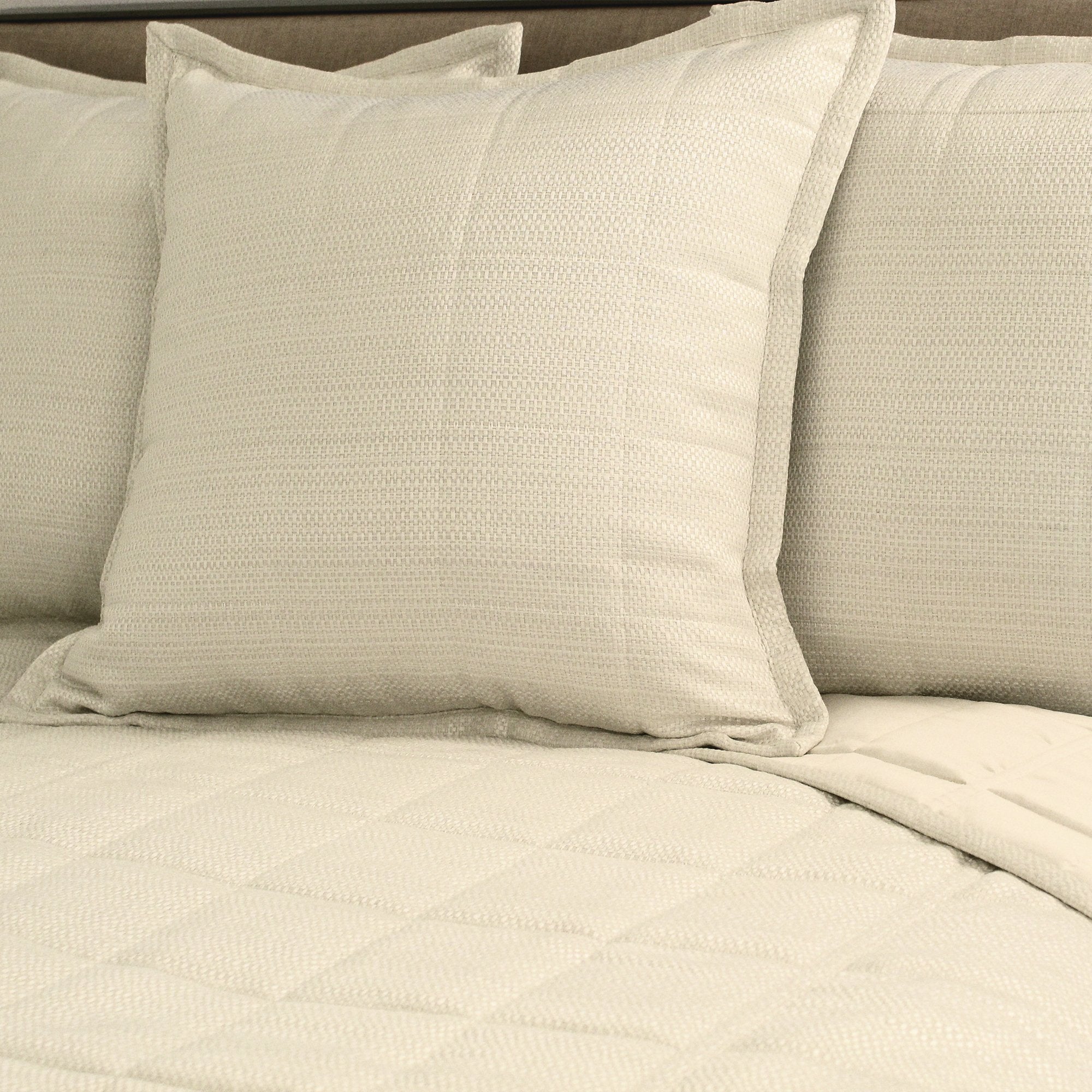Luxury White Texture Coverlet Set - Soft & Breathable Bedding for All Seasons - Perfect for Master Bedroom, Guest Room & Hotel Decor