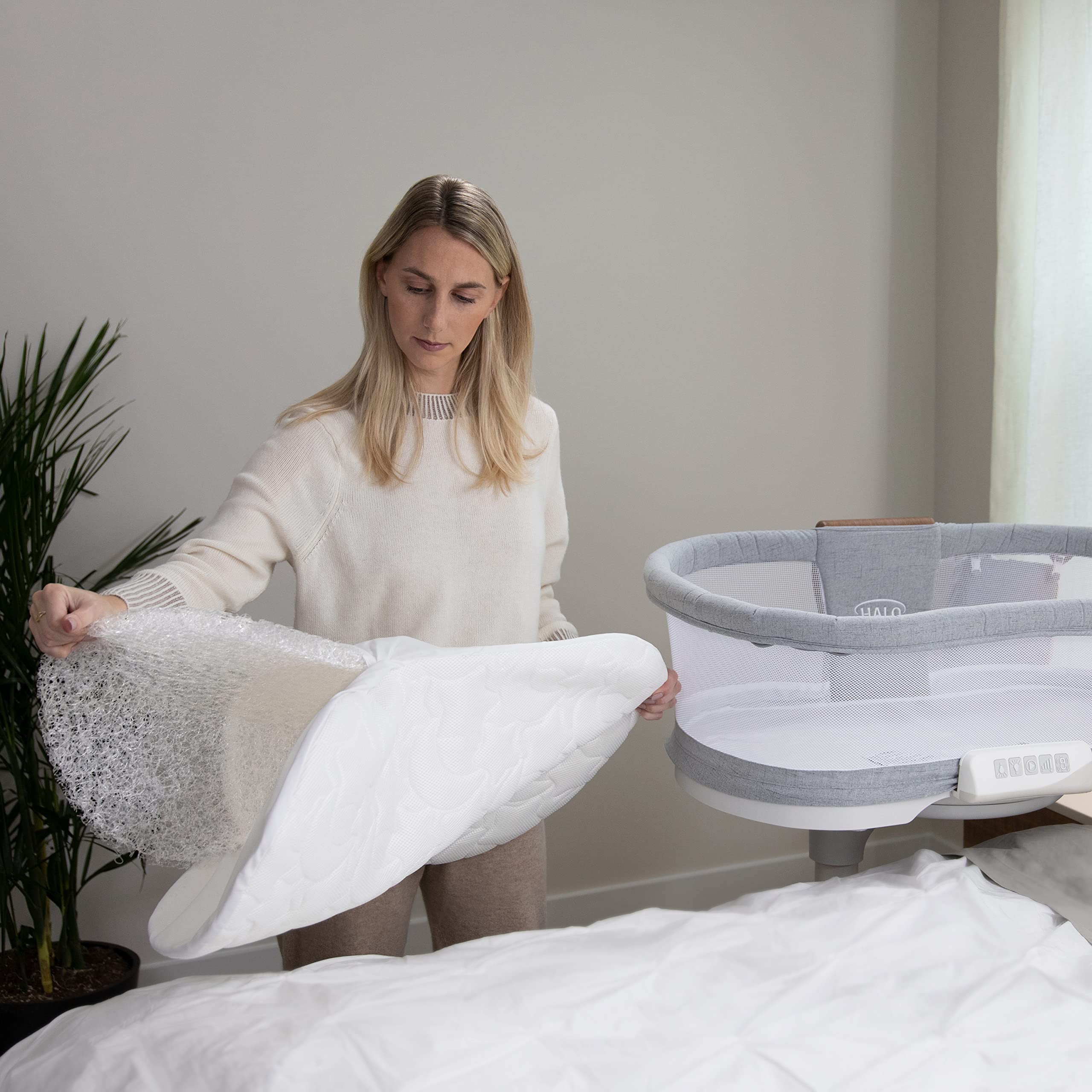 HALO DreamWeave Breathable Mesh Bassinet Mattress Pad Replacement – Hypoallergenic, Non-Toxic, 100% Machine Washable Cover – 30” x 18” x 1.3” – Perfect for Newborns & Infants, Safe Sleep Solution for Nursery & Travel