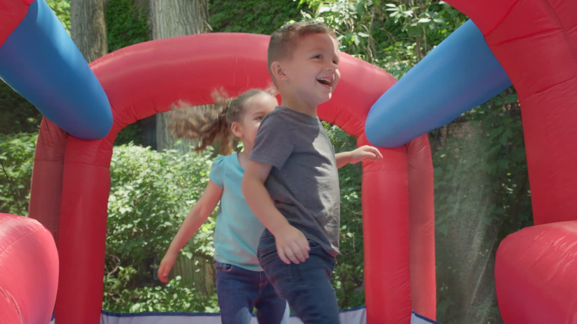 Radio Flyer Backdoor Bouncer JR - Inflatable Bounce House for Kids with Air Blower | Outdoor Play Equipment for Ages 2-8 Years | Perfect for Birthday Parties, Backyard Fun & Summer Activities (Amazon Exclusive)