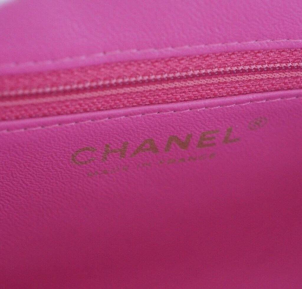 Chanel Chevron Quilted Leather Clutch Bag in Pink - Elegant Evening Bag for Women, Perfect for Parties, Weddings & Special Occasions
