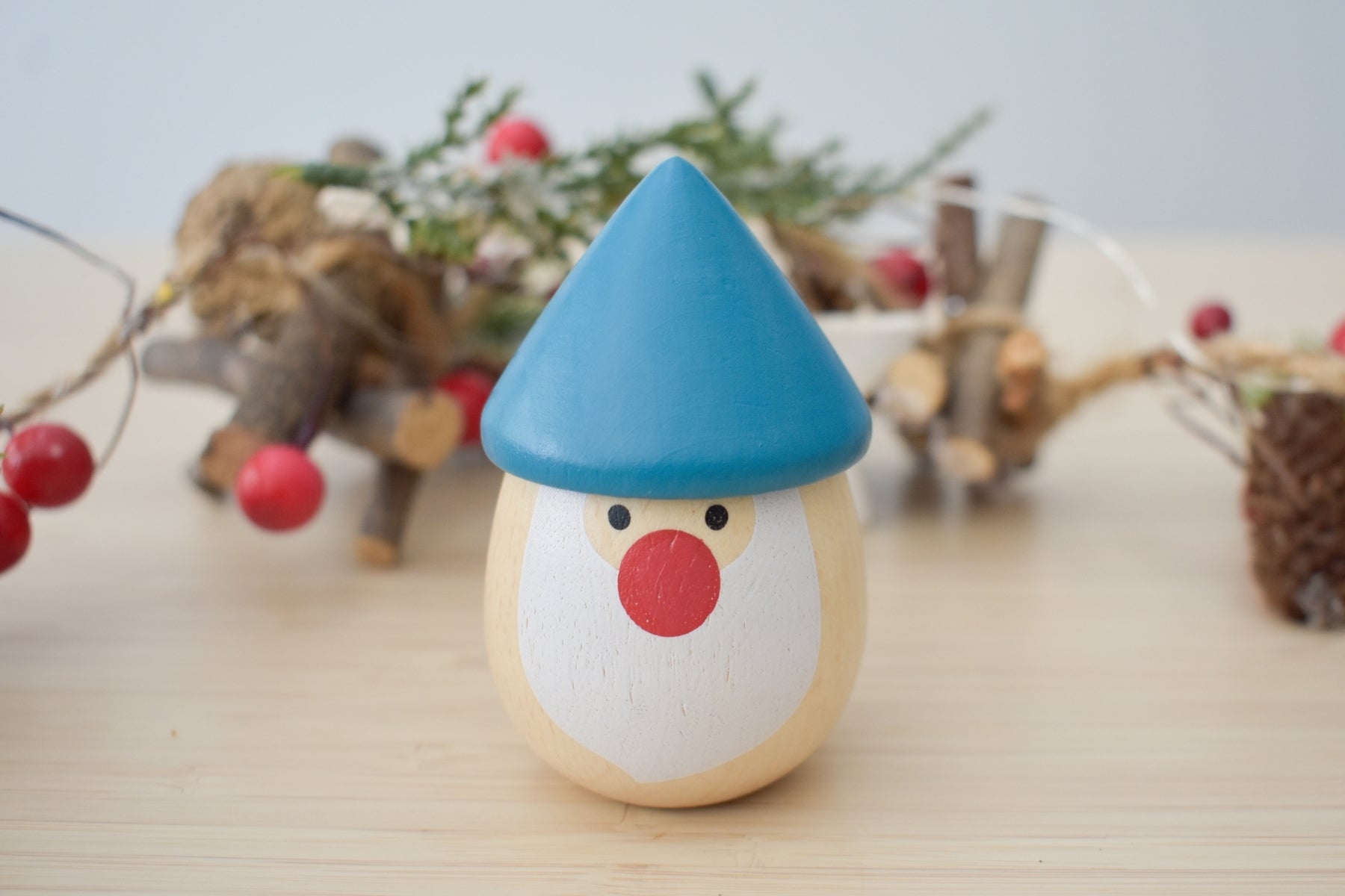 Wooden Santa Egg Maracas - Handcrafted Christmas Musical Shakers for Kids & Adults - Perfect for Holiday Parties, Festive Decor & Family Gatherings