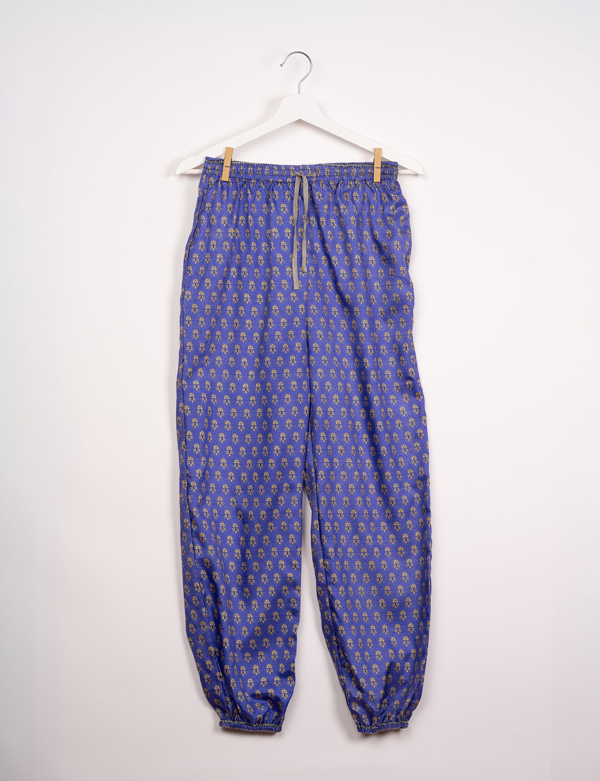 **Men's Jogger Pants - Comfortable Slim Fit Sweatpants with Elastic Waist & Cuffs - Perfect for Running, Gym, Lounge & Casual Wear**