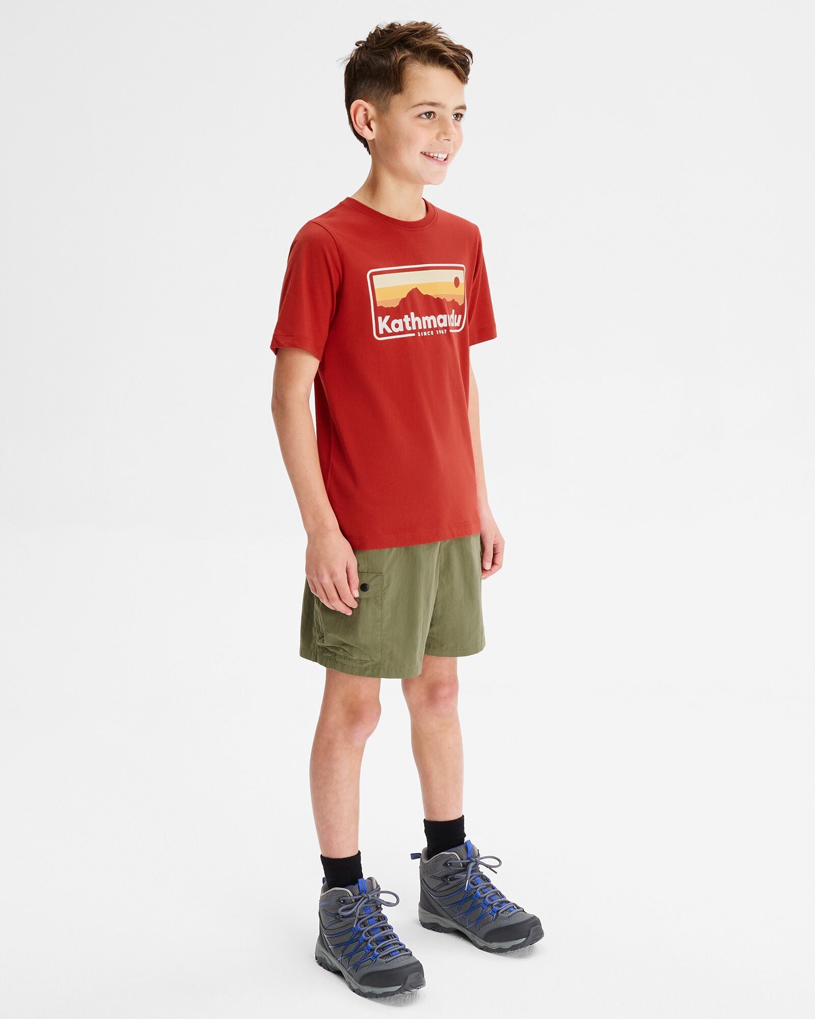 Vintage '70s Boys' Organic Cotton T-Shirt with Spicy Chilli Pepper Logo - Retro Graphic Tee for Casual Wear & Street Style Fashion
