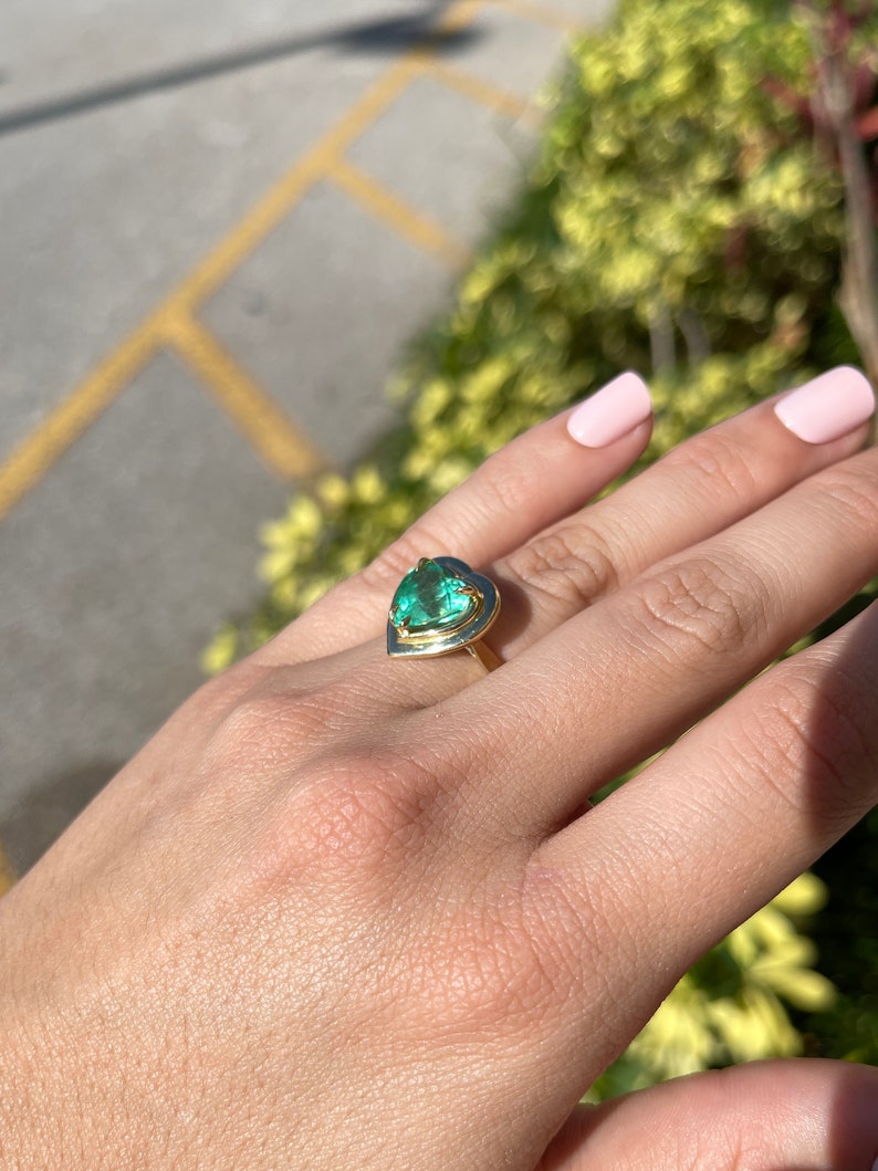 4.10 Carat 18K Gold Double Frame Vivid Green Heart Colombian Emerald Solitaire Ring for Women - Elegant Statement Jewelry Gift for Anniversary, Engagement & Special Occasions