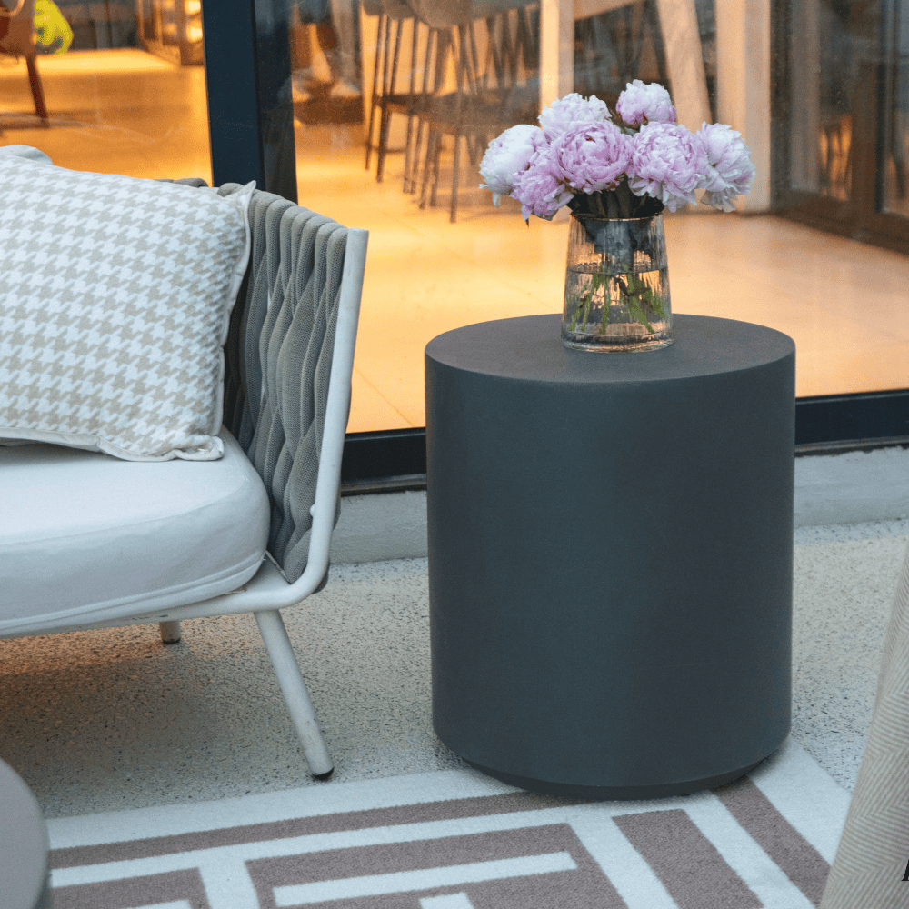 Modern Outdoor Concrete Side Table - Durable & Weather-Resistant Patio Furniture for Garden, Poolside, or Balcony Decor