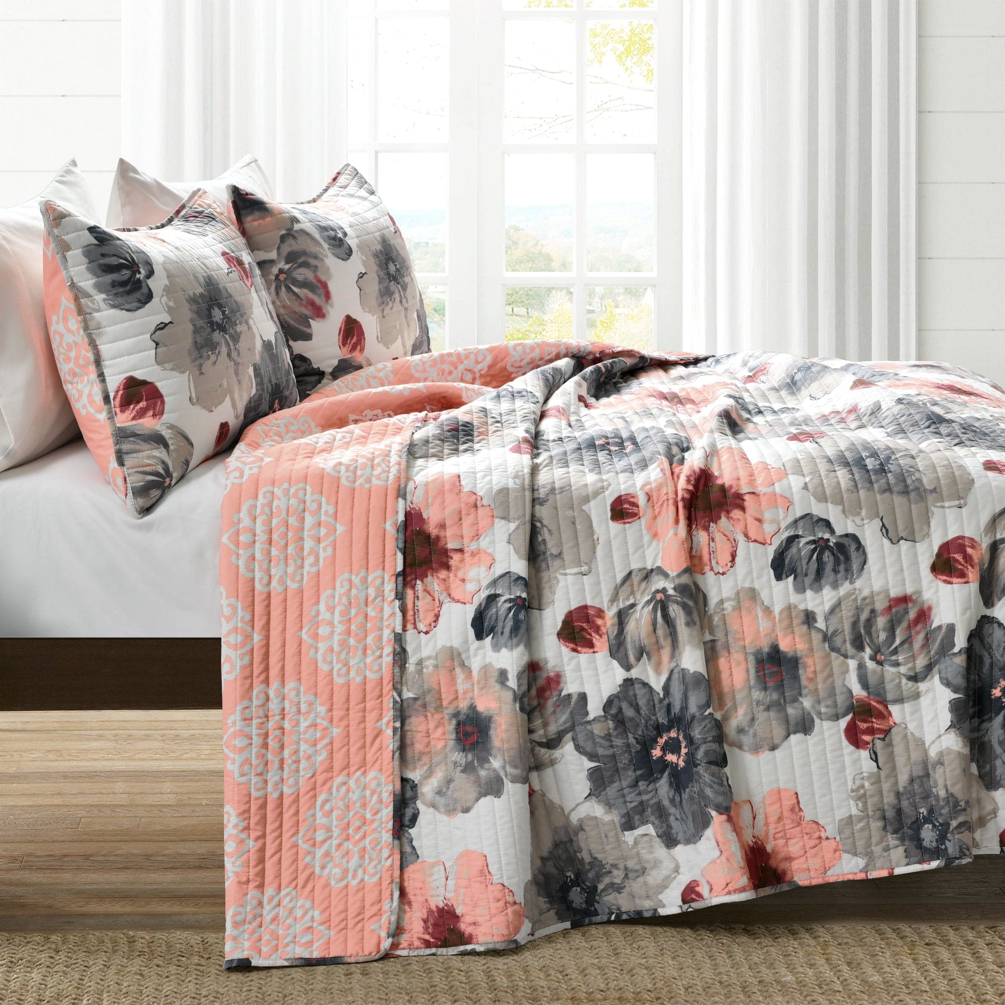 Leah Quilt 3 Piece Bedding Set - Queen Size Comforter, Pillow Shams & Bed Skirt - Soft Microfiber Luxury Quilted Bed Set for Cozy Bedroom Decor
