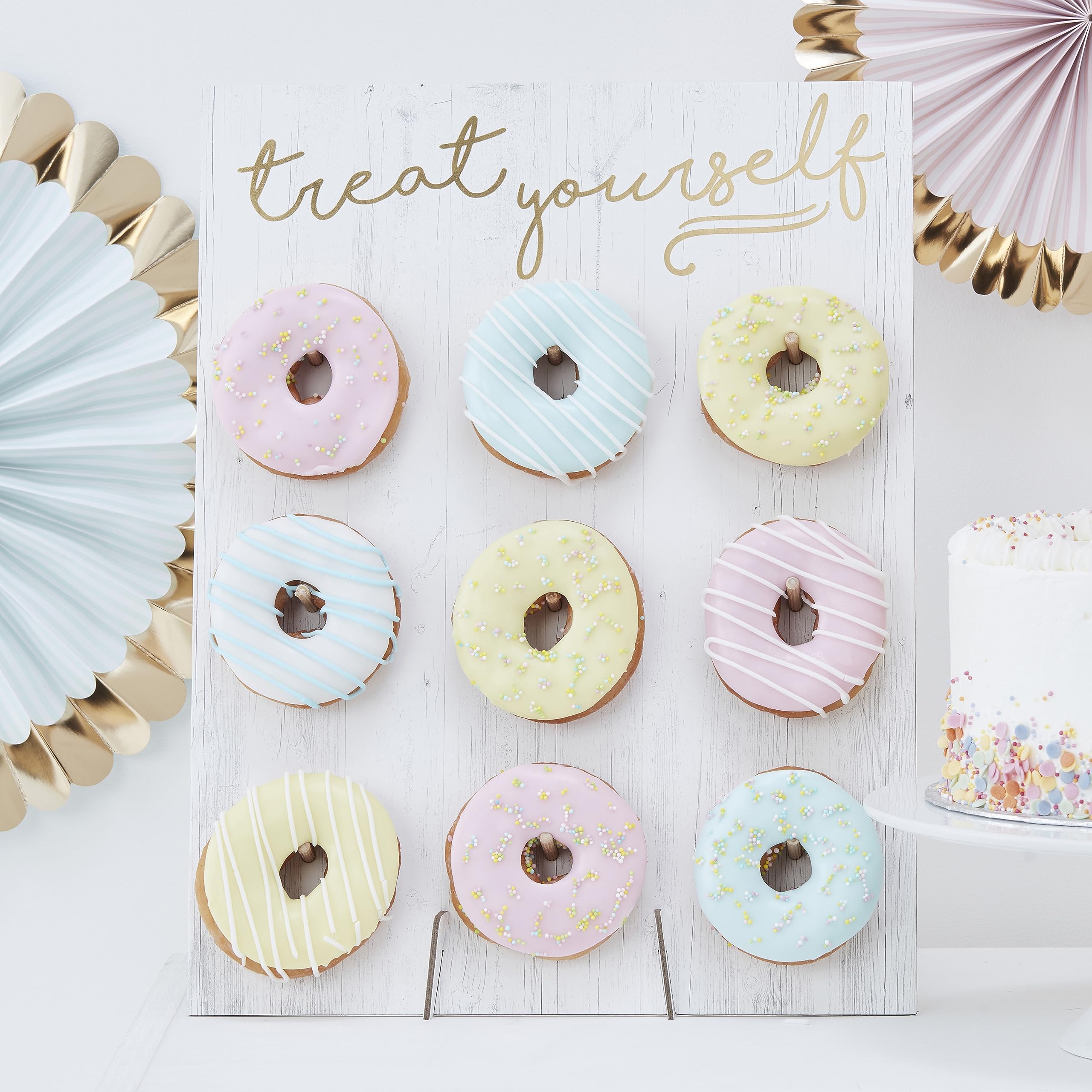 Ginger Ray Gold Foiled Treat Yourself Donut Wall Party Display - Holds 9 Doughnuts, White, 42cm x 32cm - Perfect for Birthday Parties, Baby Showers & Dessert Tables