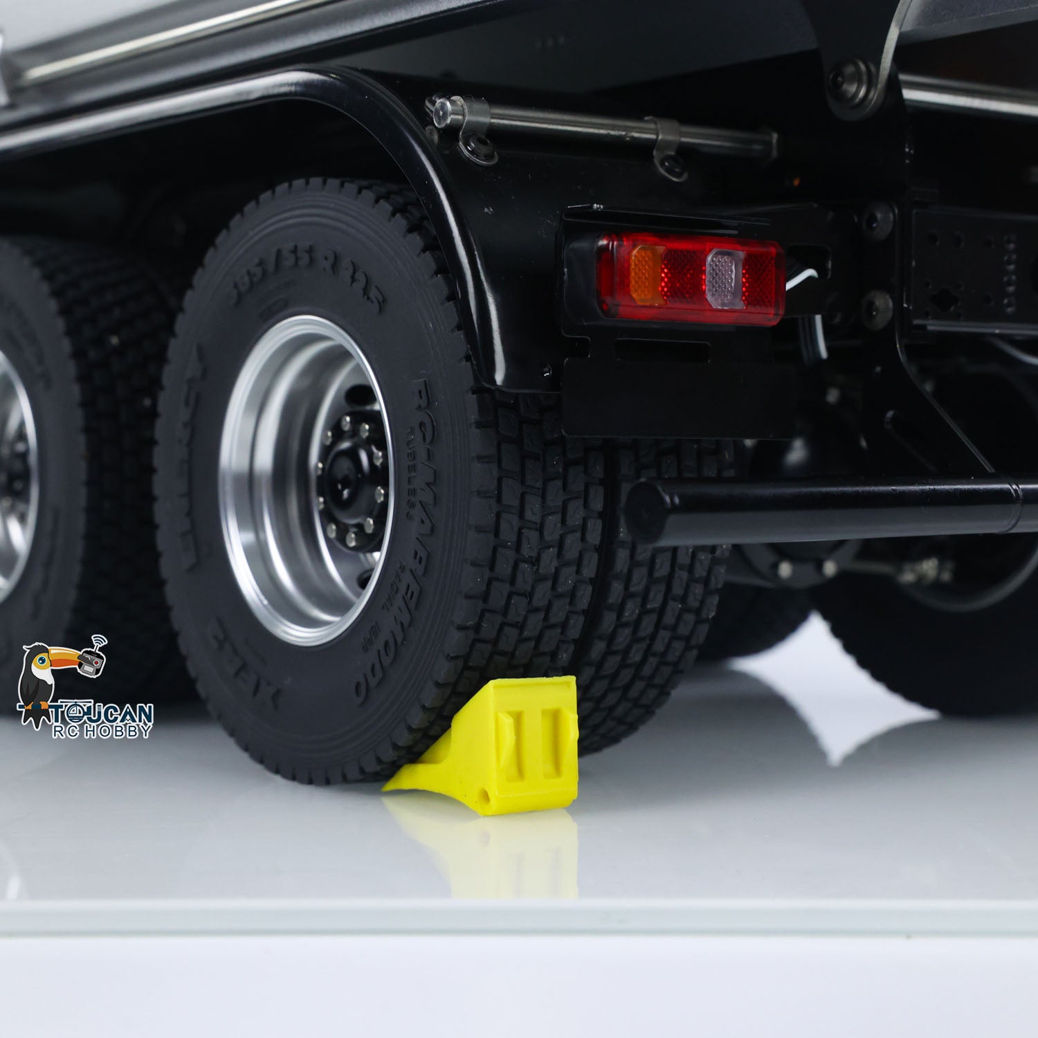 1/14 Scale Metal Chassis RC Hydraulic Dumper Truck - 2-Speed Remote Control Tipper Car with 3 Axles (No Lock Differential) | Fast Free Shipping | Radio Controlled Construction Vehicle for Kids & Adults | Perfect for Construction Site Play & Hobby Racing