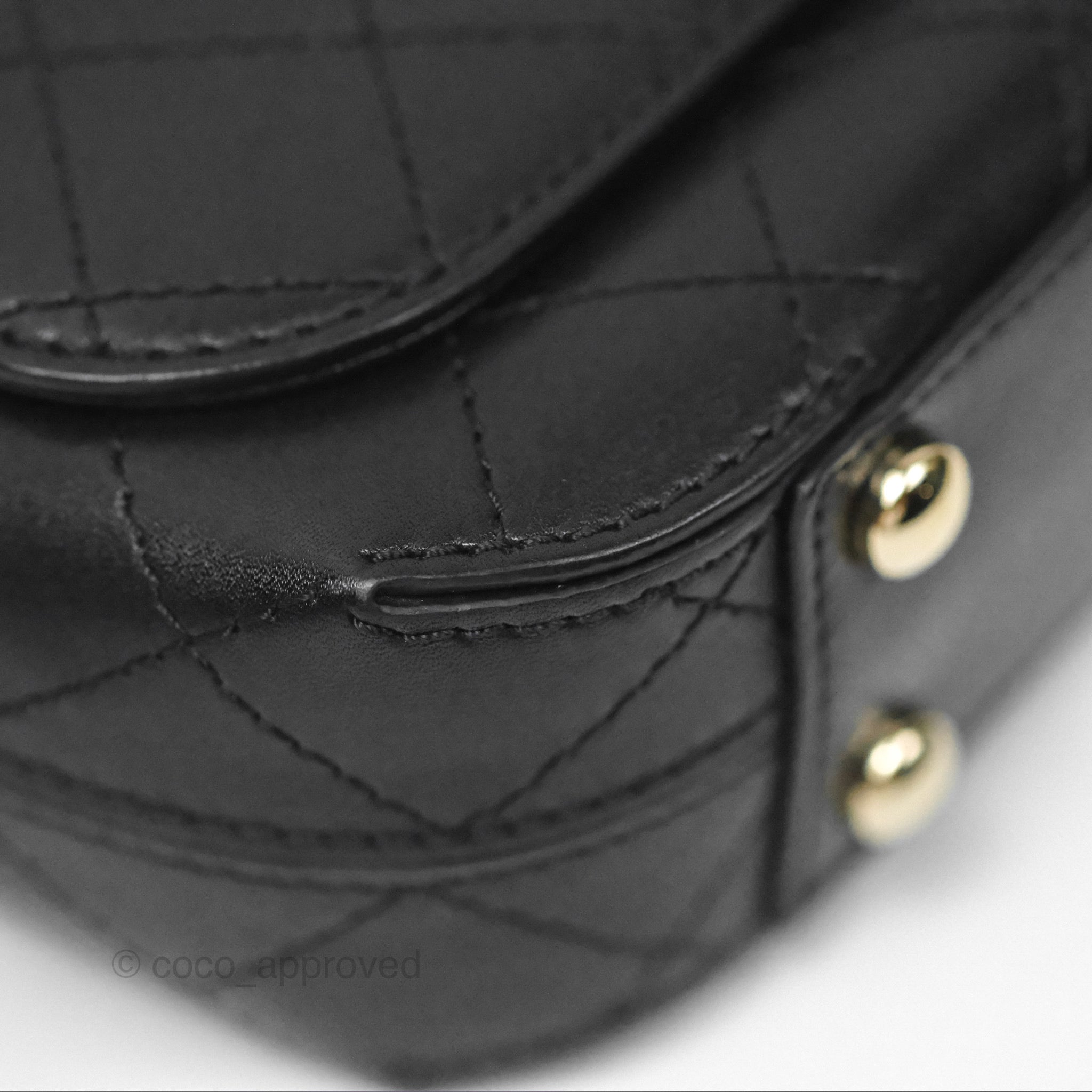 Authentic Chanel Small Flap Bag in Black Calfskin Leather - Perfect for Evening Events & Luxury Fashion Accessories