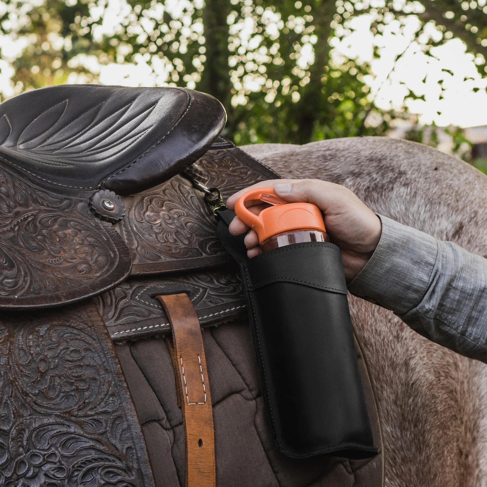 Premium Saddle Bottle Holder for Bikers - Durable & Secure Water Bottle Mount for Cycling, Motorcycle & Horseback Riding - Perfect for Outdoor Sports & Commuting