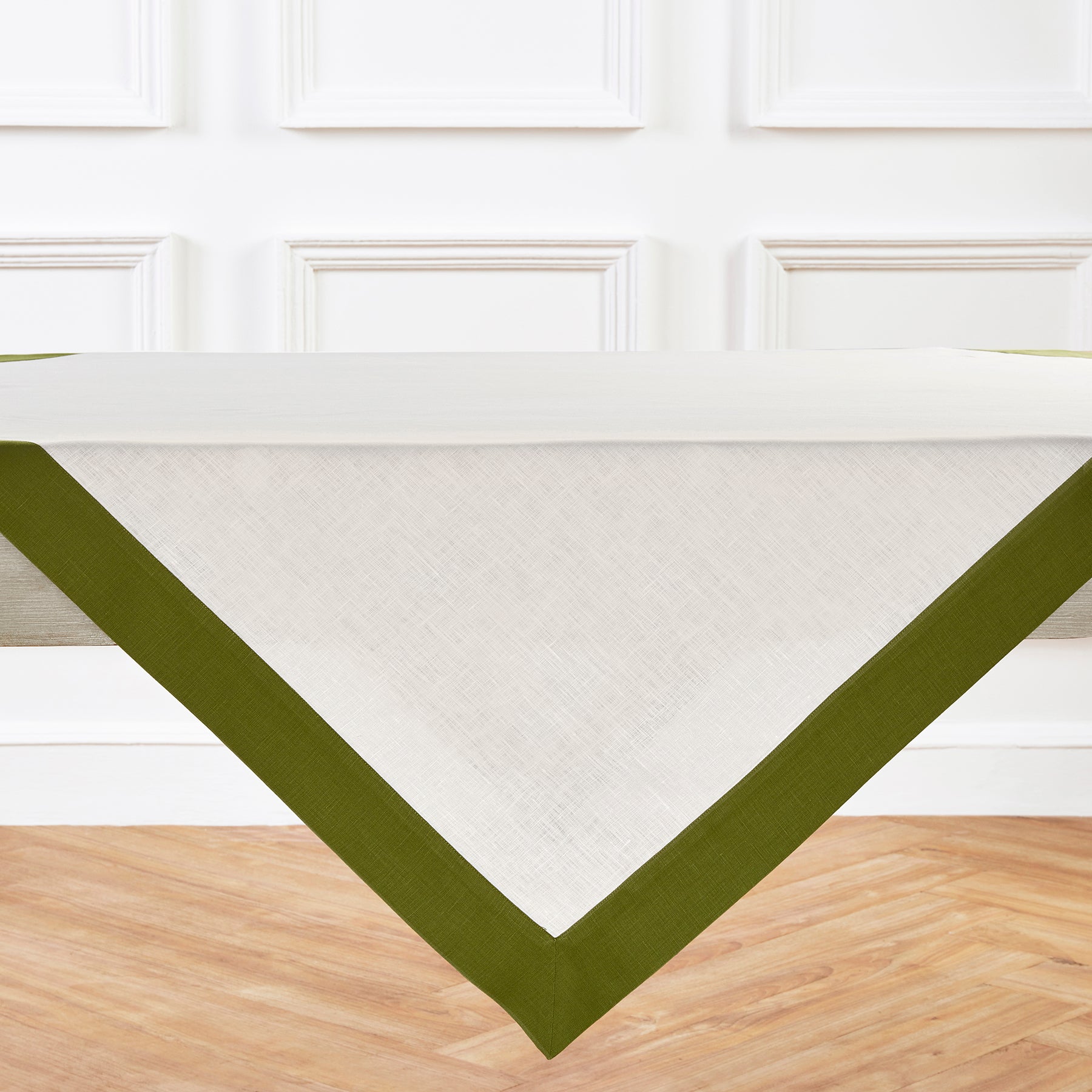 Stylish Contempo Table Throw - Elegant & Modern Table Cover for Dining & Decor | Perfect for Parties, Weddings & Home Styling