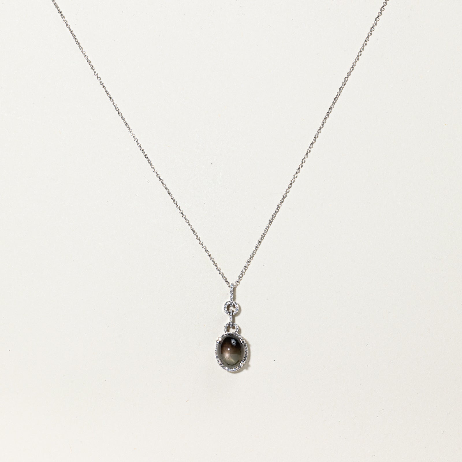 Exquisite 7.50ct Chatoyant Sapphire & 0.17ctw Diamond Pendant Necklace - 16