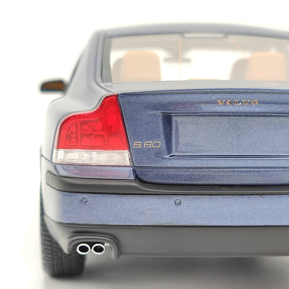 1/18 Scale Volvo S60 R 2003 Limited Edition Resin Model Car - Blue Collectible Toy Gift for Car Enthusiasts & Display for Home/Office Decor