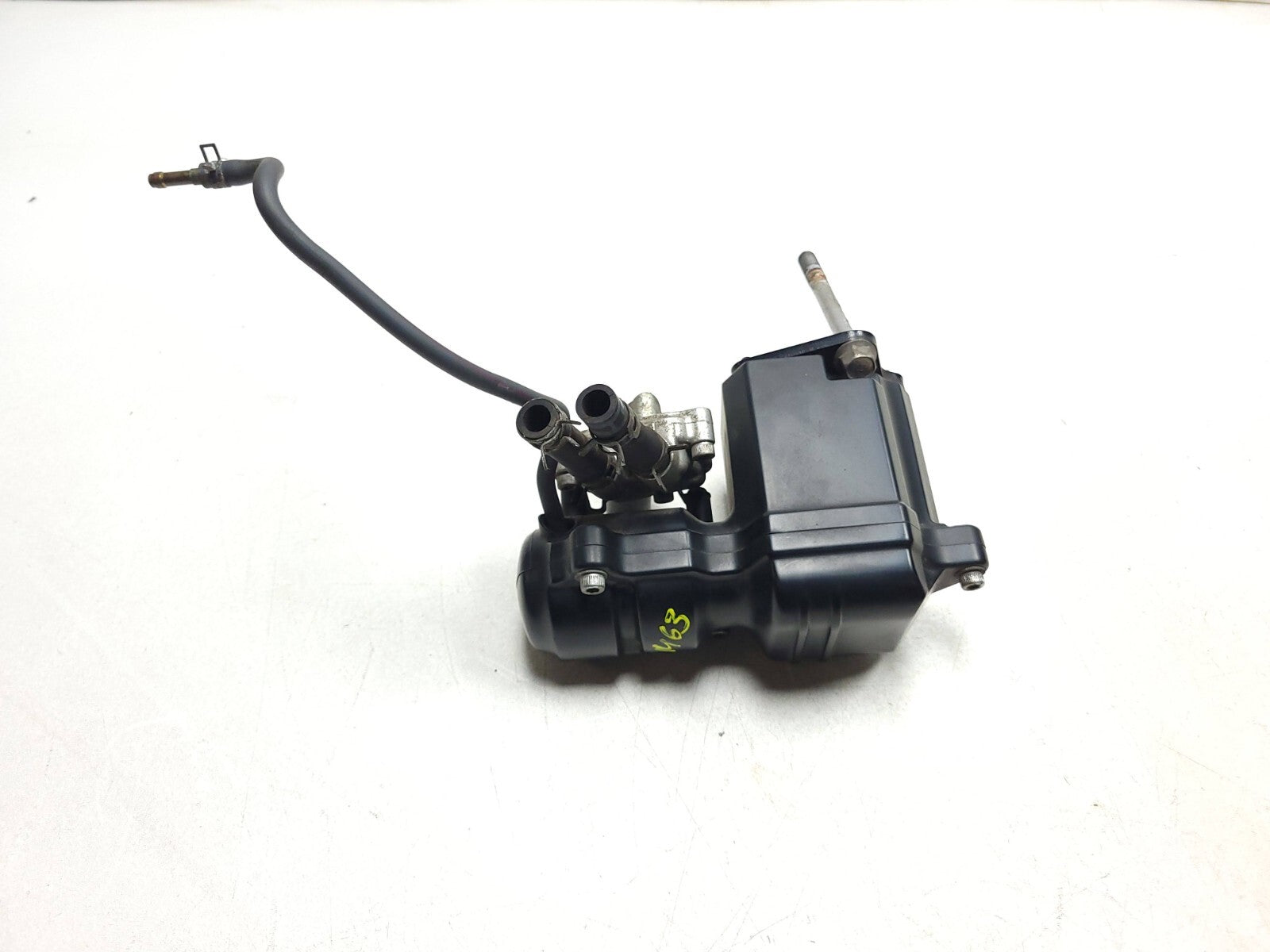Yamaha V Star 650 XVS650 Classic Vacuum Pump OEM Replacement Part - Perfect for Motorcycle Repair & Maintenance