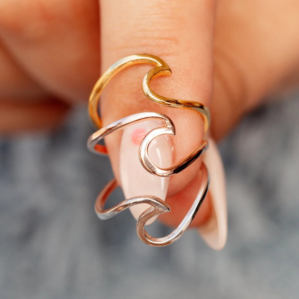 14K Gold Wave Ring for Women - Size 7 Elegant Stackable Band, Perfect for Everyday Wear, Anniversary Gifts & Special Occasions