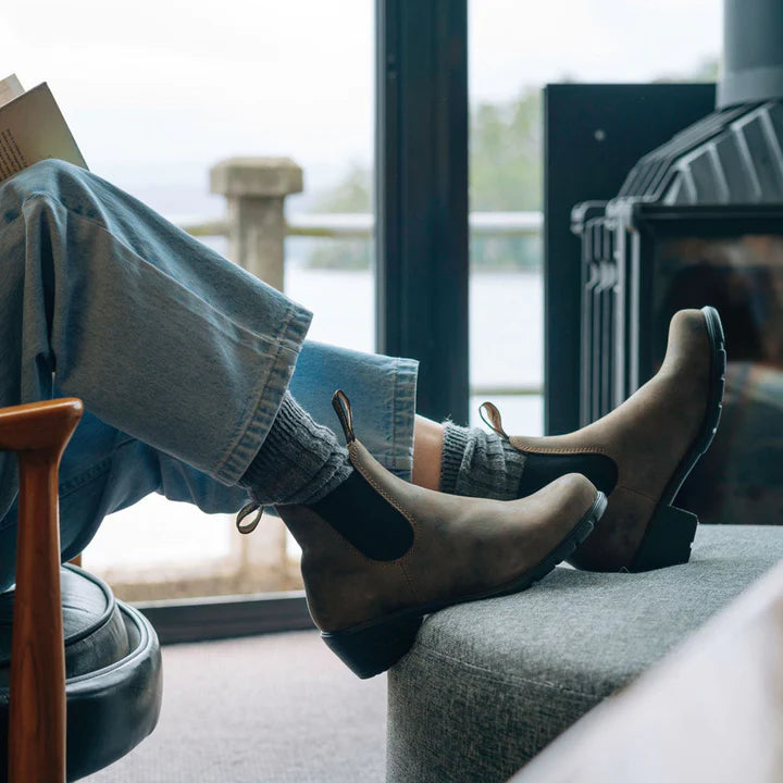 Blundstone 1677 Women's Chelsea Boots - Rustic Brown Leather Ankle Boots for Women | Comfortable & Stylish for Work, Travel & Everyday Wear