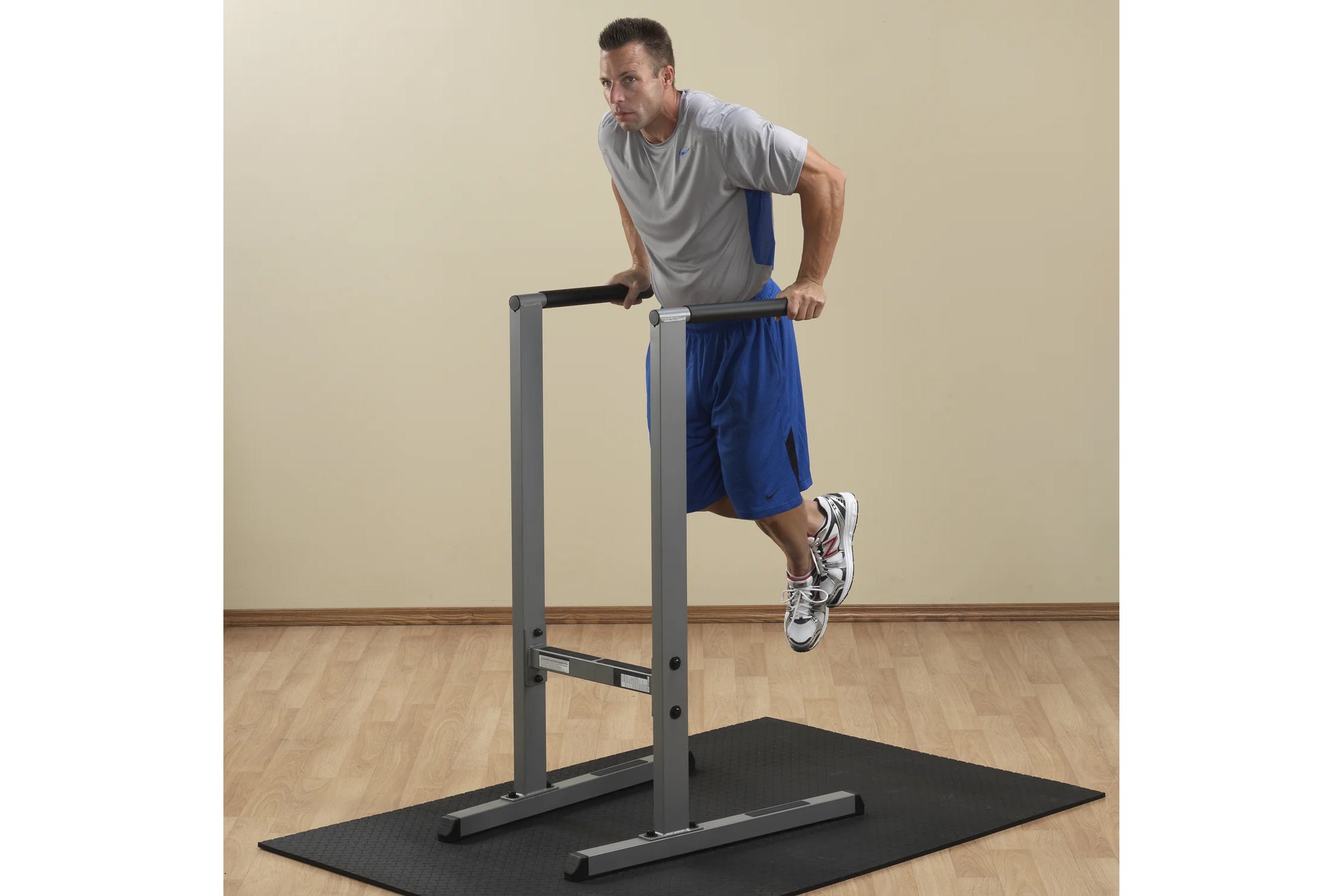Body Solid Dip Station - Heavy Duty Power Tower for Home Gym, Strength Training & Calisthenics | Perfect for Pull-Ups, Dips & Core Workouts
