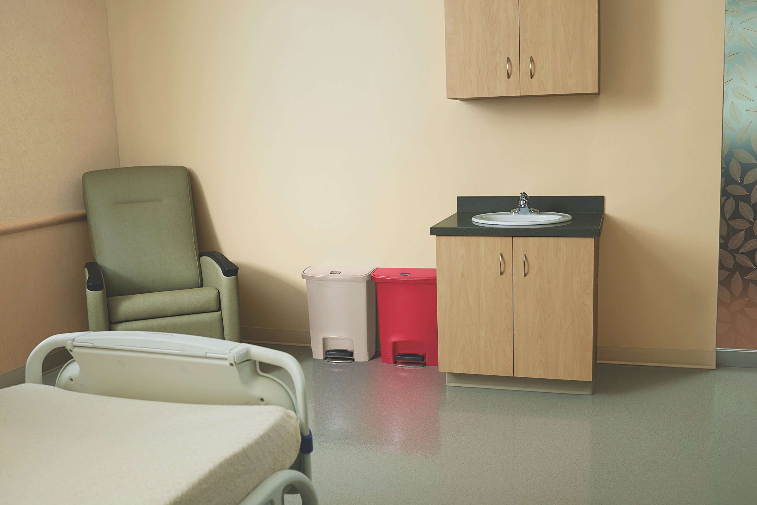 Rubbermaid 8 Gallon Step-On Trash Can, Red - Hands-Free Plastic Garbage Bin for Medical Waste, Hospitals, Labs & Patient Rooms - Ideal for Healthcare Facilities, Clinics & Emergency Rooms