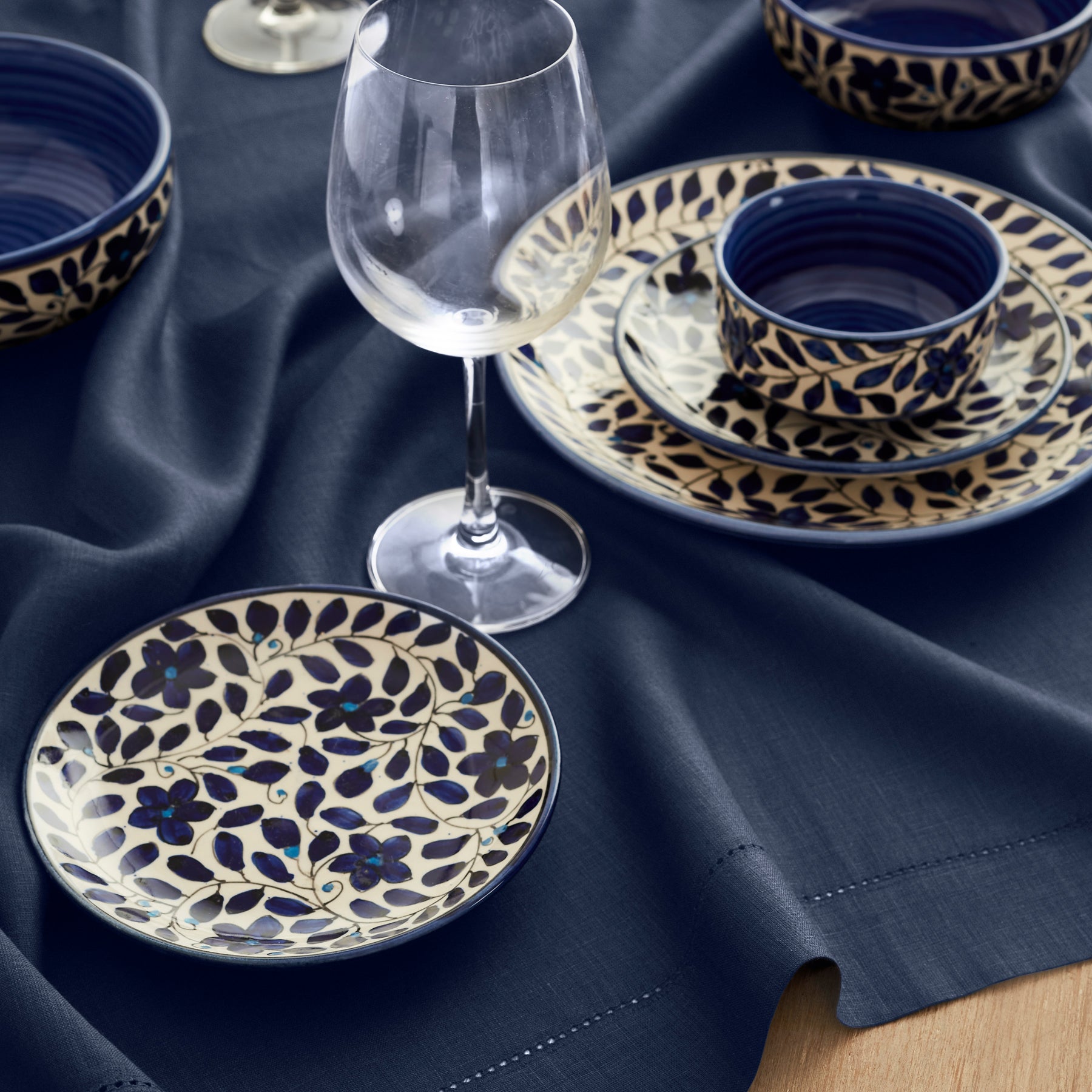 Classic Hemstitch Table Throw - Elegant Linen Table Runner for Dining Room Decor, Wedding & Holiday Table Settings