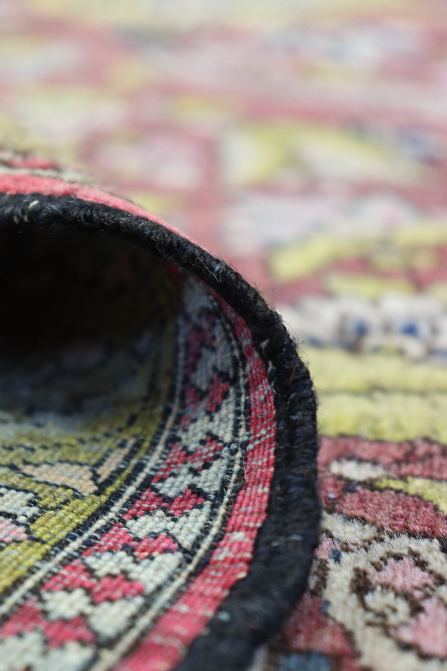 Antique Isphahan Handwoven Traditional Persian Rug - J67187 - Perfect for Living Room, Bedroom & Home Decor