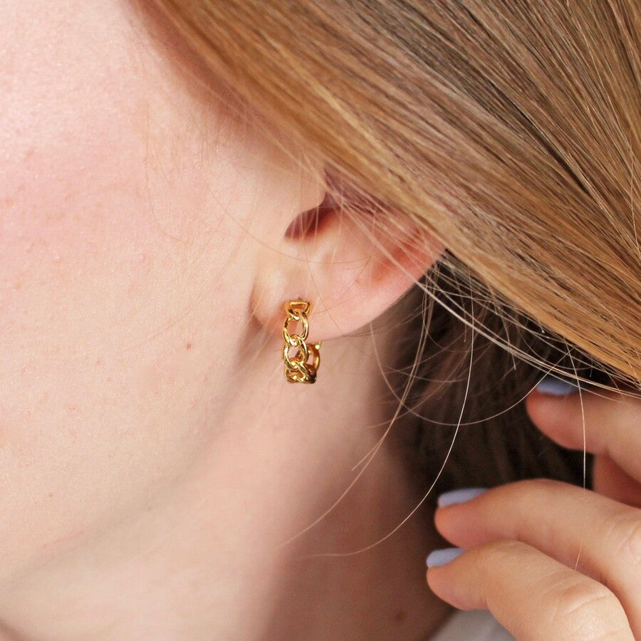 Gold Chain Huggie Hoop Earrings for Women - Minimalist Dainty Everyday Jewelry - Perfect for Work, Date Night & Special Occasions