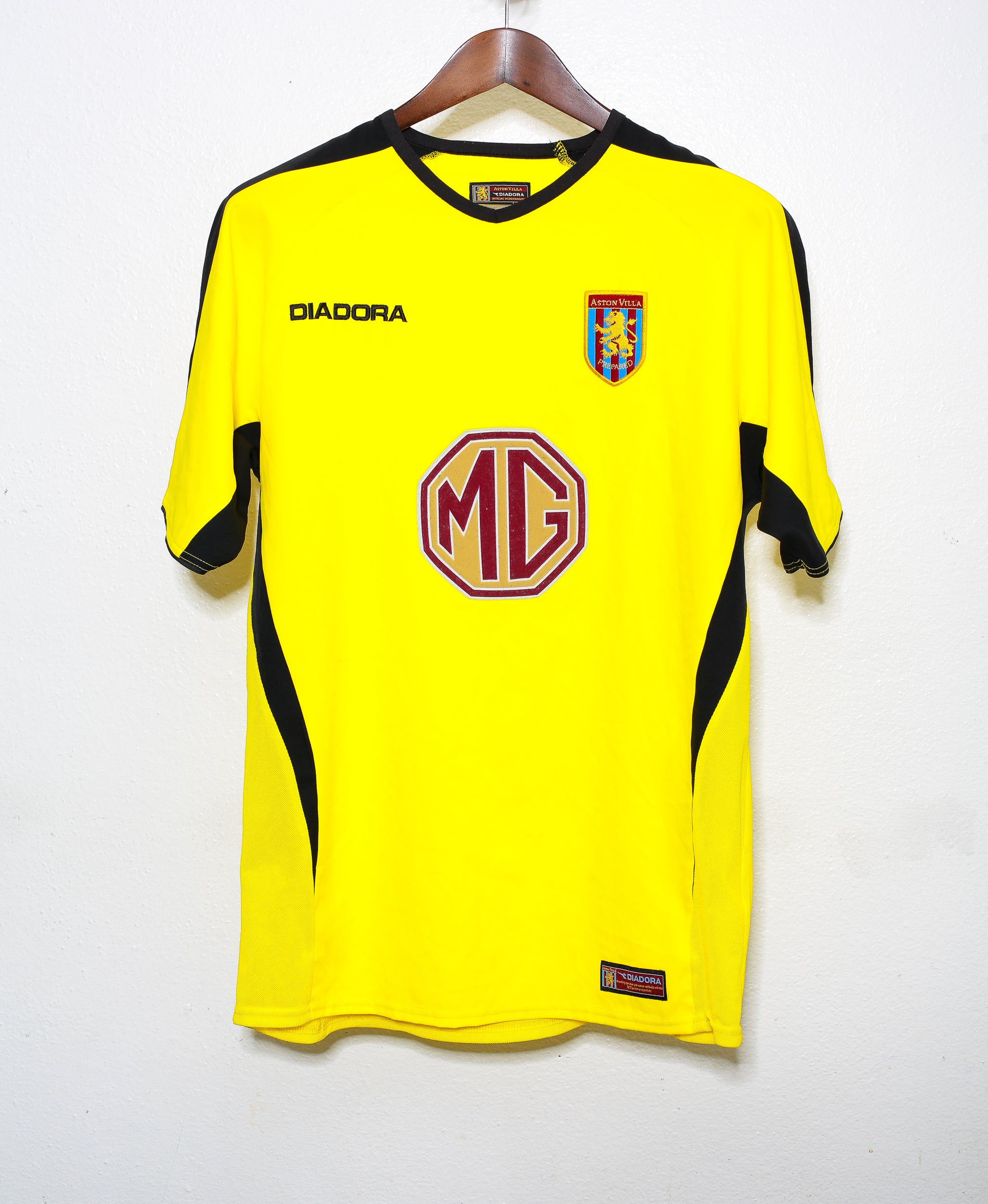 2003-2004 Aston Villa Away Football Jersey Size S - Vintage Soccer Shirt for Fans & Collectors - Perfect for Match Days, Cosplay & Retro Sports Events