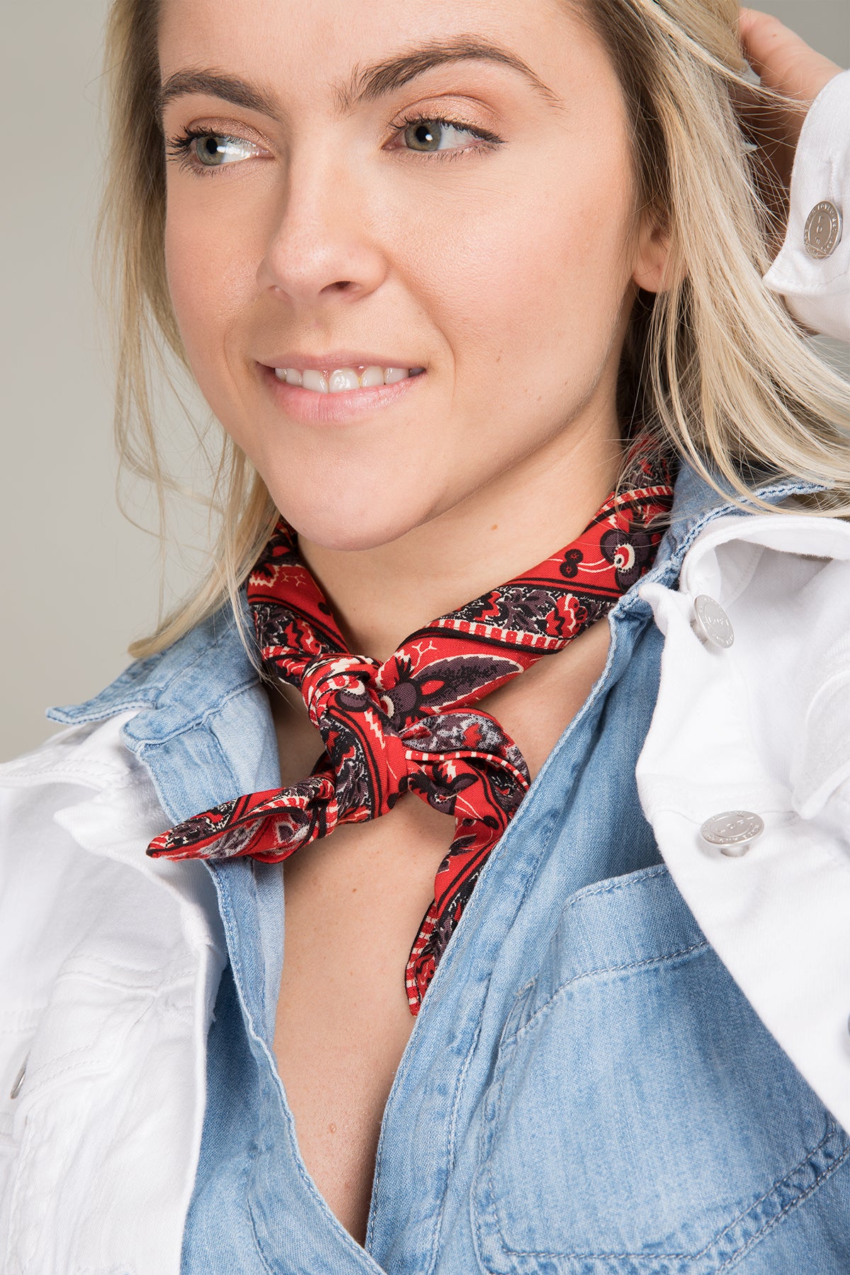 Stylish Bold Print Bandana for Men & Women - Trendy Cotton Fashion Accessory for Outdoor, Music Festivals & Everyday Wear