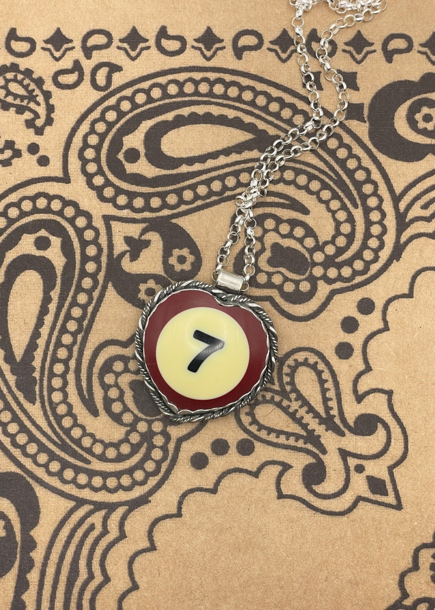 #7 Billiard Ball Heart Pendant Necklace - Stylish Pool Cue Sports Jewelry Gift for Men & Women - Perfect for Billiards Lovers, Date Nights and Casual Wear