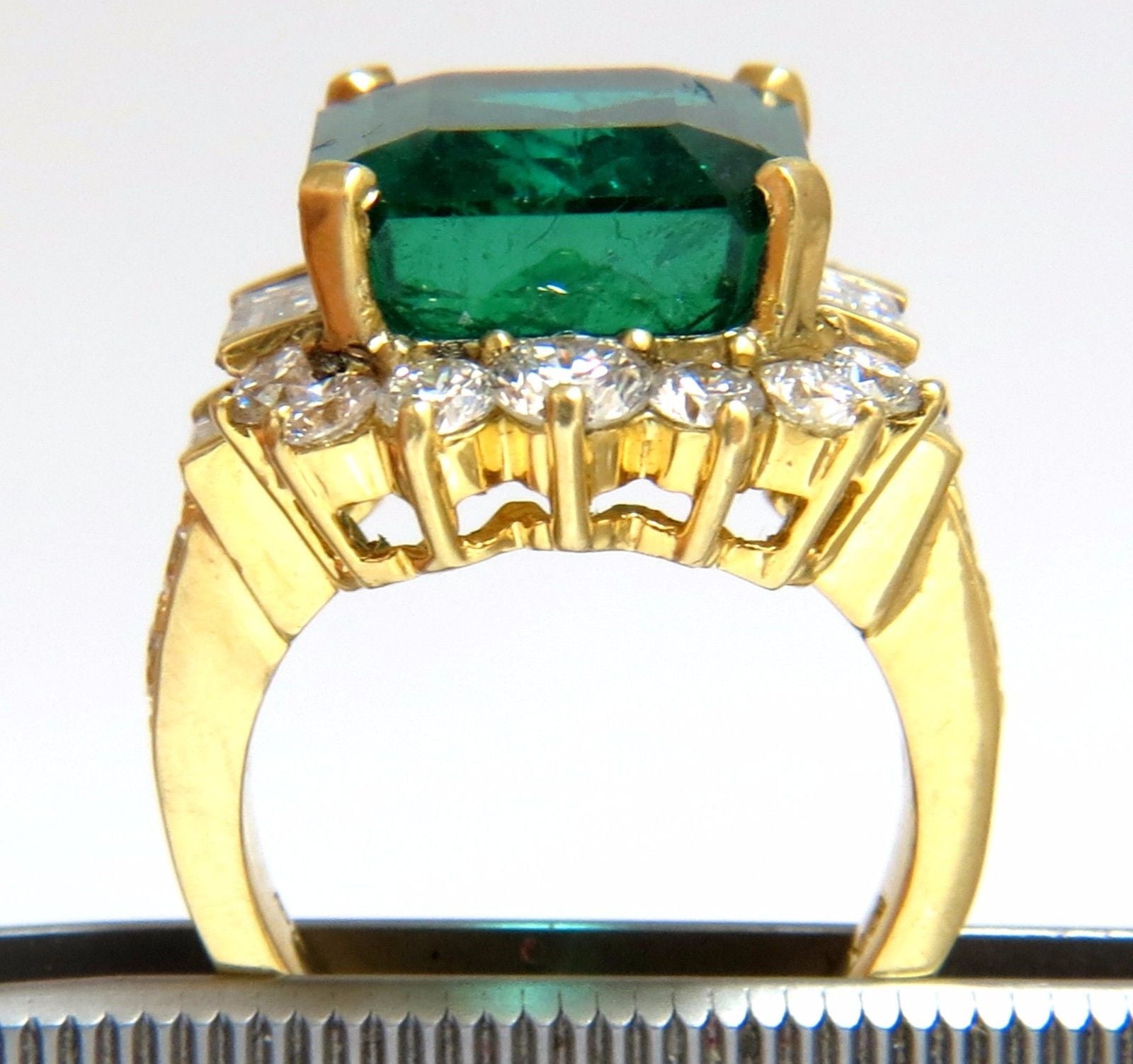 GIA Certified 17.60ct Natural Green Emerald Diamond Ring in 18K Gold F1 - Elegant Jewelry for Weddings, Anniversaries & Special Occasions