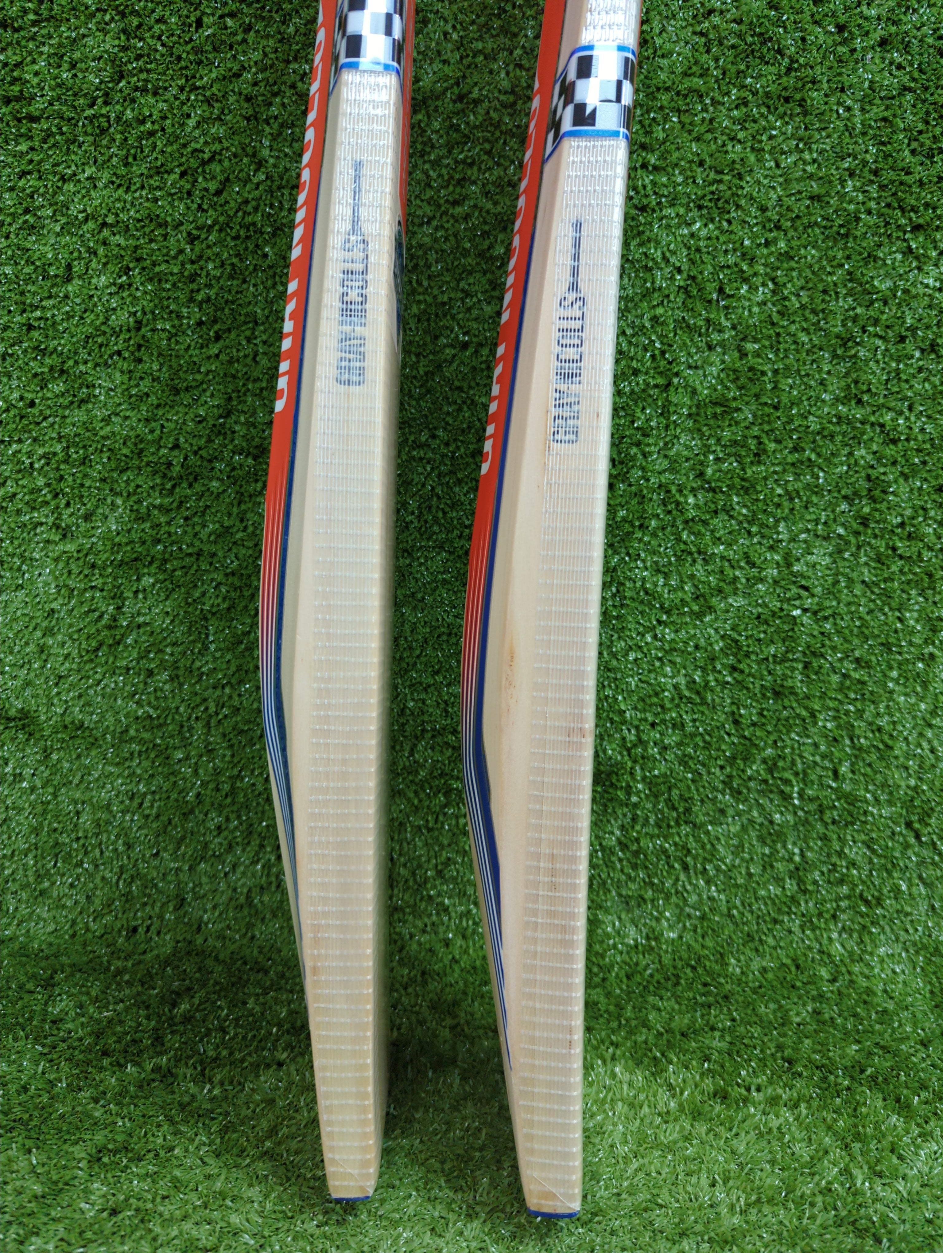 Gray Nicolls Stratos Gen 1.0 200 Junior/Youth Cricket Bat - English Willow - Perfect for Youth Cricket Training & Matches