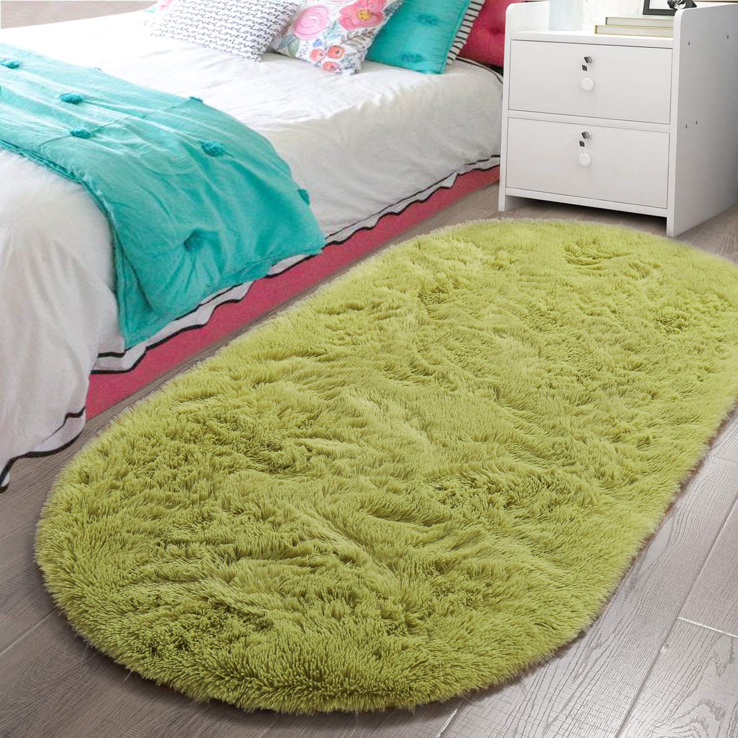 LOCHAS Fluffy Green Shaggy Area Rug 2.6' x 5.3' Oval - Ultra Soft Bedroom Rug for Bedside, Living Room Carpet, Kids Room Decor & Girls Home Accessories - Perfect for Cozy Spaces, Nursery, Dorm & Apartment Flooring