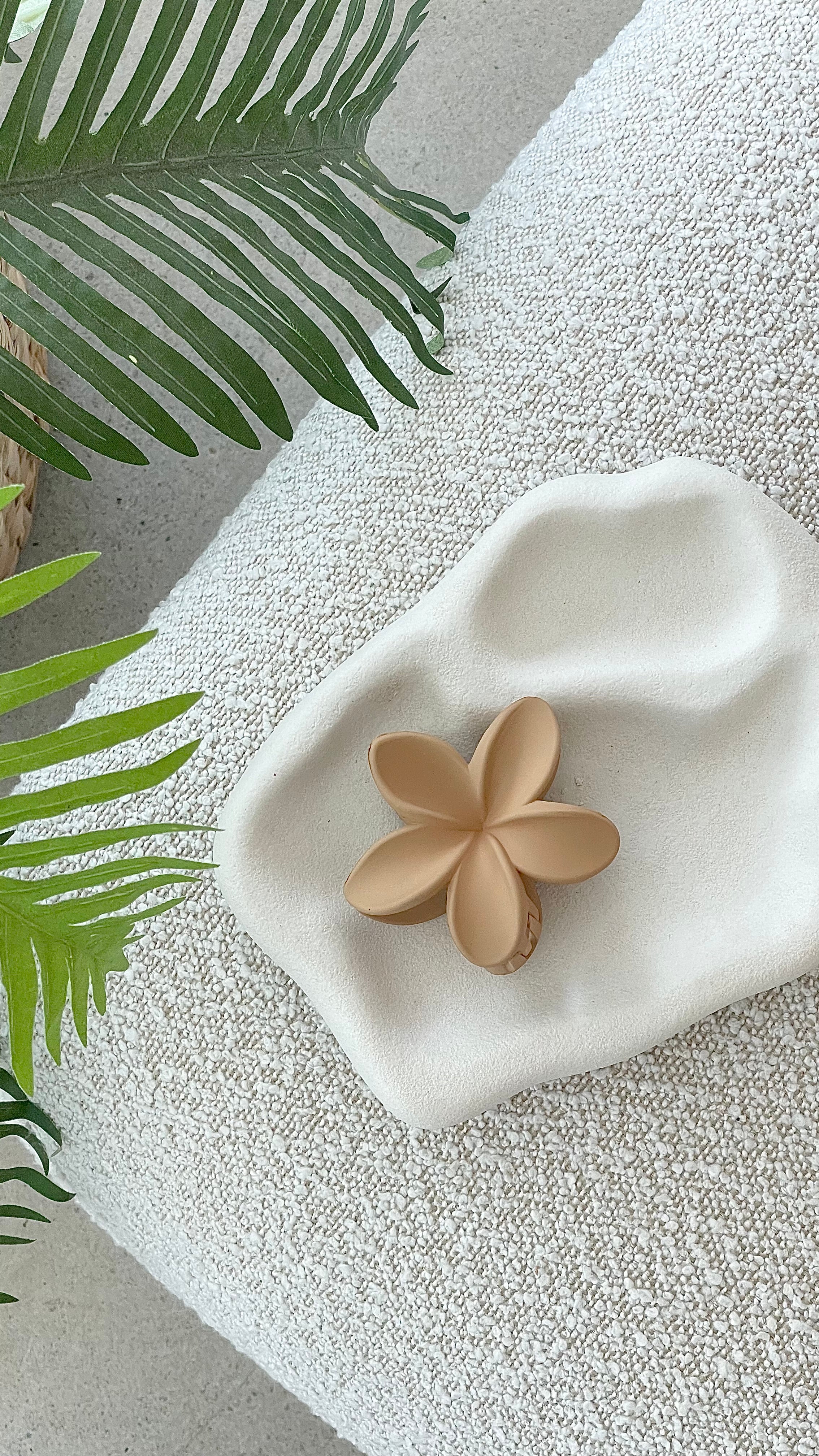 Hibiscus Matte Flower Claw Clip for Women - Tan Hair Clips for Thick Hair, Boho Hair Accessories for Beach, Wedding, Party & Everyday Use