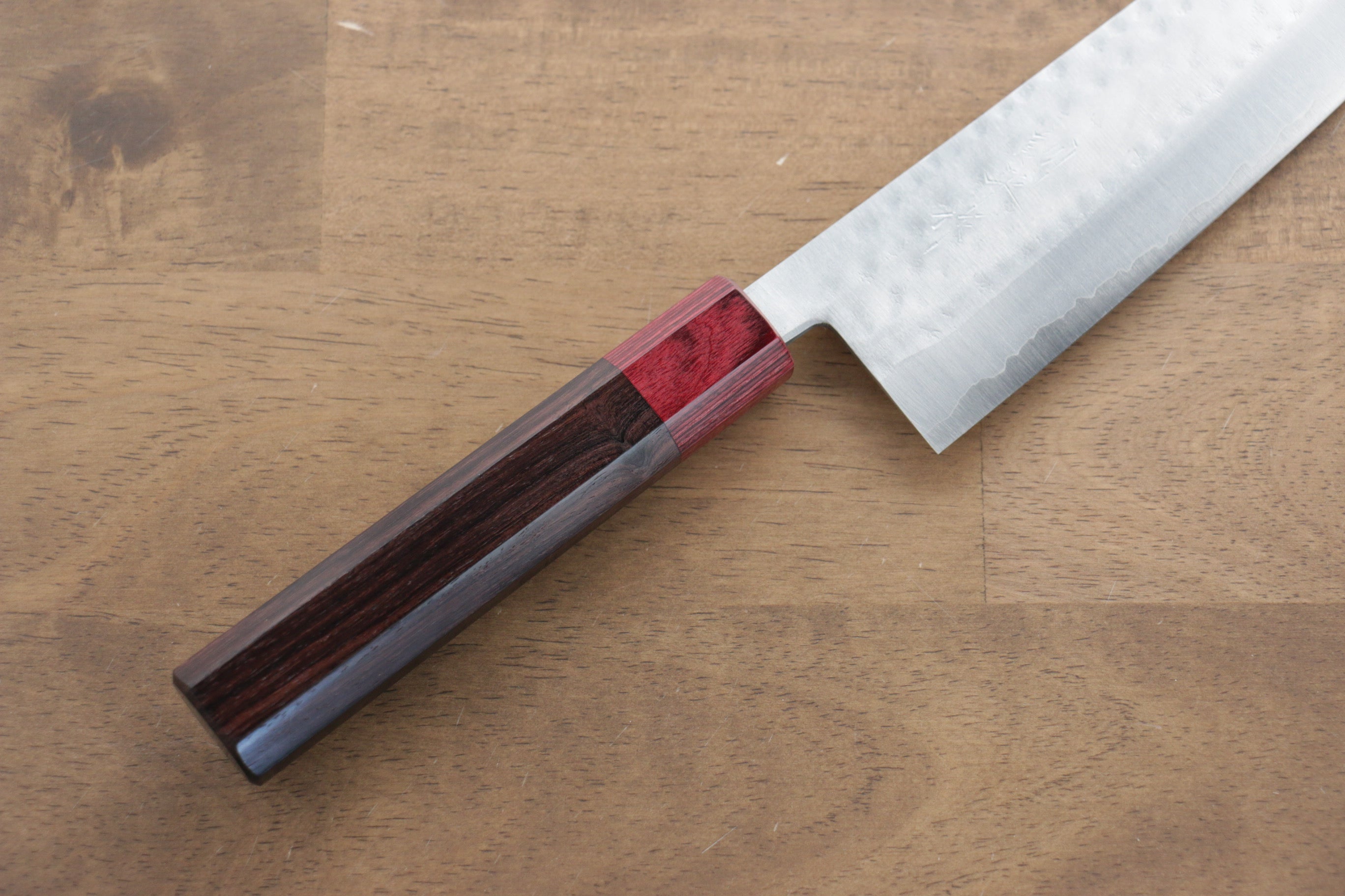 Kunihira VG1 Hammered Santoku Knife 170mm - Japanese Kitchen Knife with Red Pakka Wood Handle - Perfect for Slicing, Dicing & Chopping Vegetables, Meat & Fish