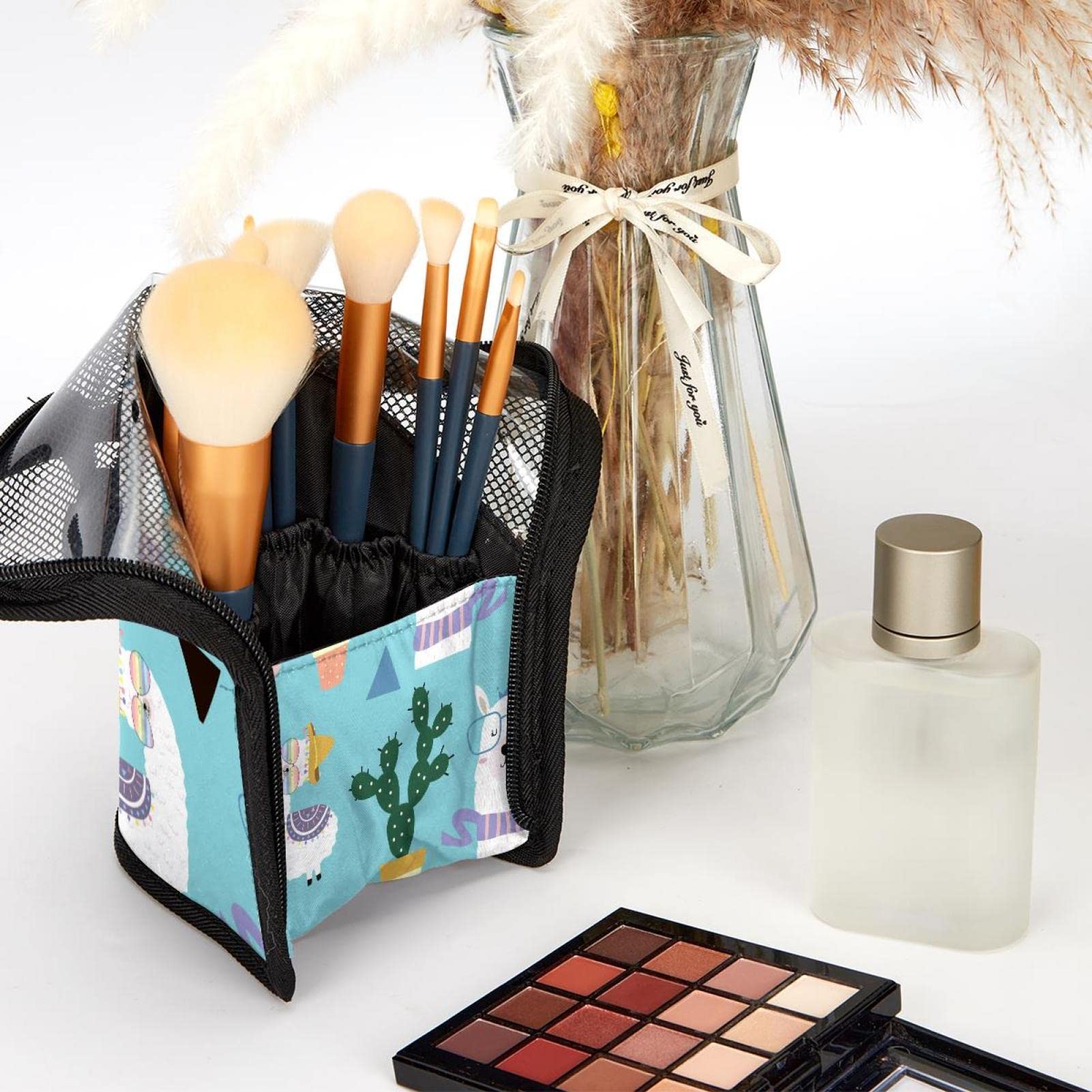 Portable Makeup Brush Organizer Bag with 12 Slots - Cactus & Alpaca Design Travel Cosmetic Brush Holder Case for Makeup Artists & On-the-Go Beauty Essentials