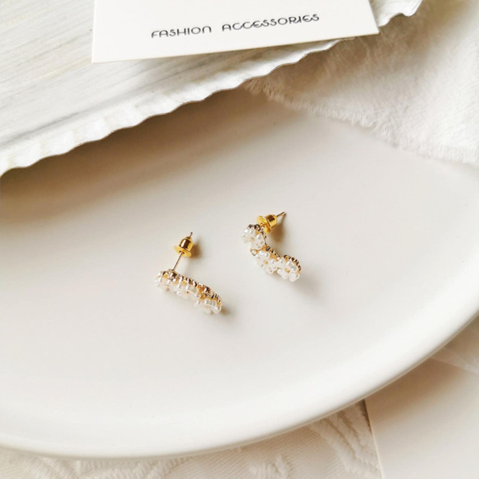 Elegant Small Flower Stud Earrings for Women & Girls - Dainty Clip-On Jewelry for Everyday Wear, Parties & Gifts