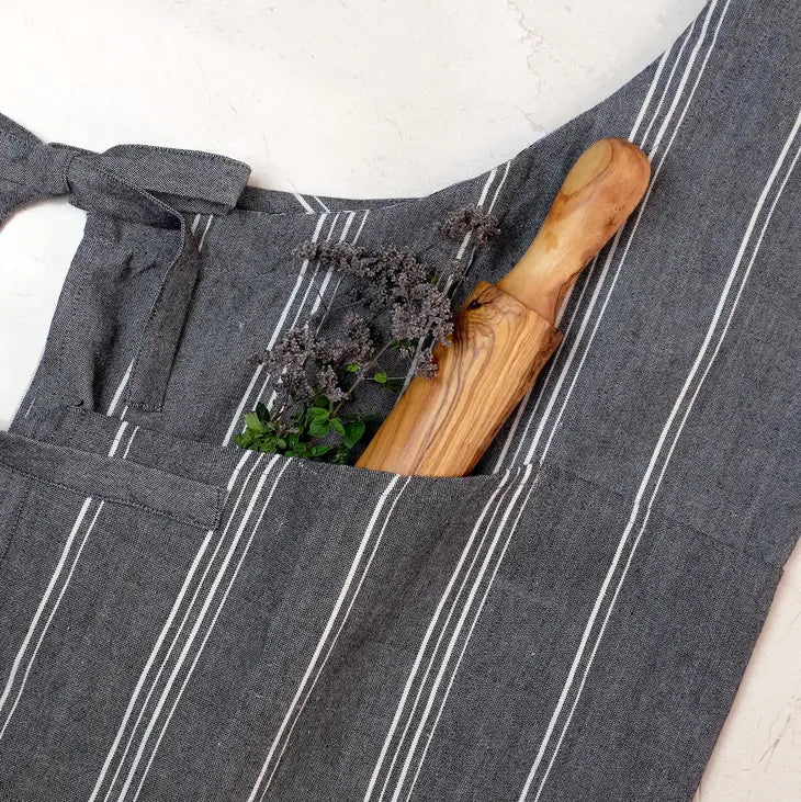 Premium Gray Full Apron for Cooking, Baking & Grilling - Durable & Stylish Kitchen Apron with Pockets for Home Chefs & BBQ Enthusiasts