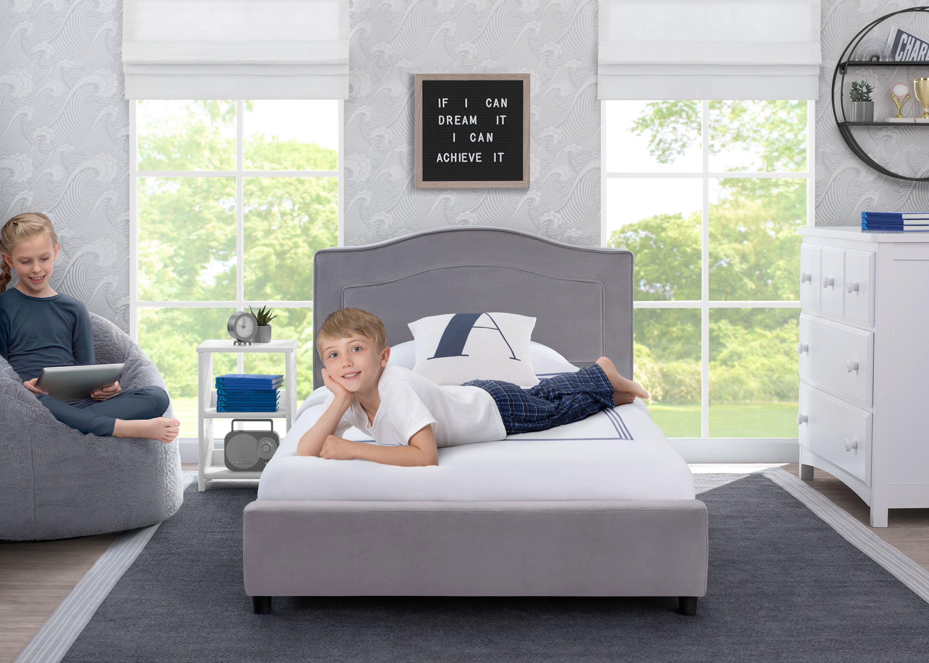 Comfortable Upholstered Twin Bed Frame with Soft Fabric Headboard - Perfect for Kids' Rooms, Guest Bedrooms & Small Spaces