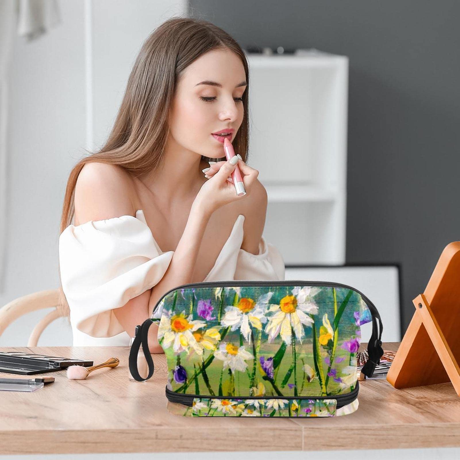 Large Makeup Bag for Women - Travel Cosmetic Organizer with White Daisies Floral Design, Waterproof Toiletry Bag for Vacation, Gym, Work & Daily Essentials Storage