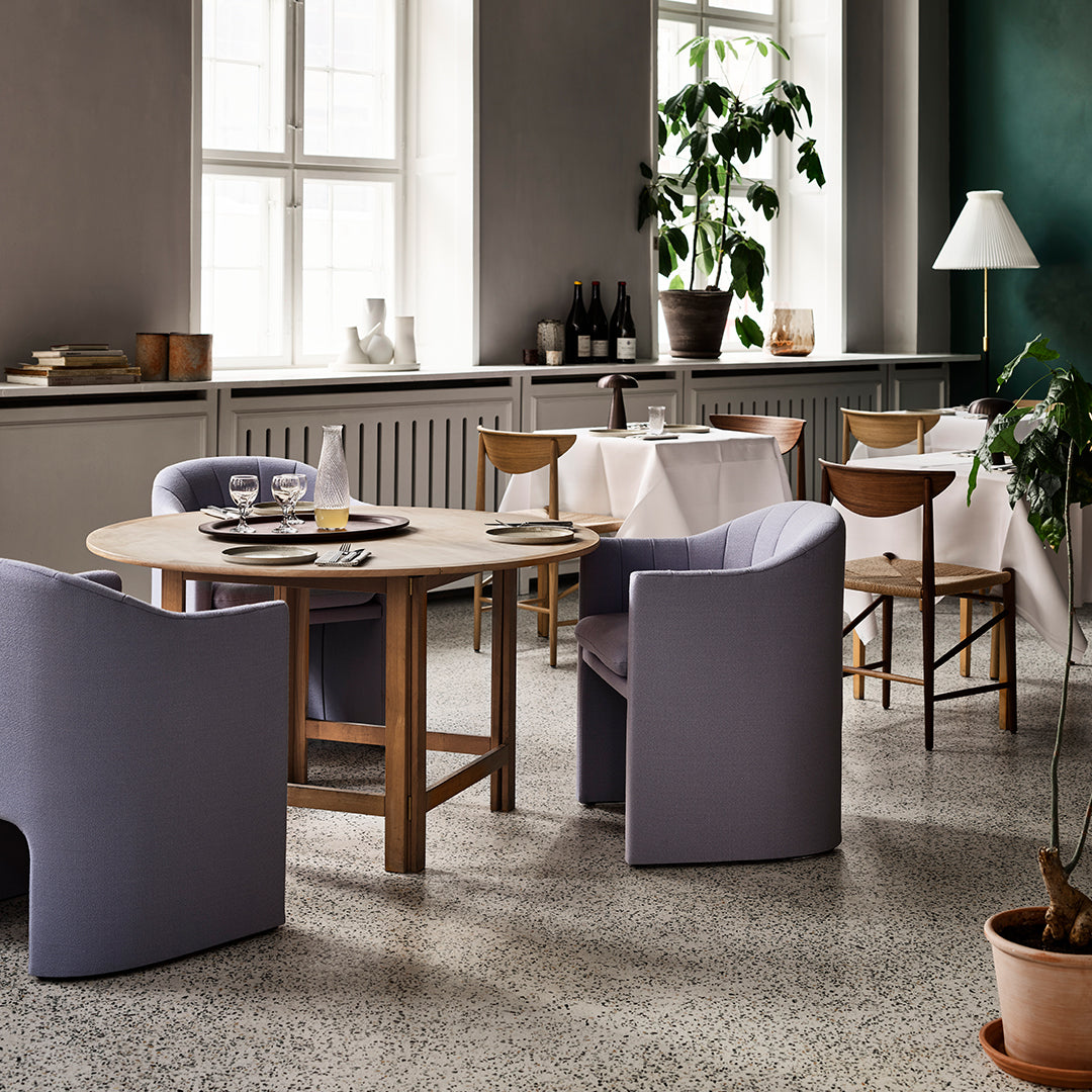 Modern HM3 Dining Chair - Elegant Wooden Seat for Kitchen, Dining Room & Office - Perfect for Home Decor & Entertaining Guests