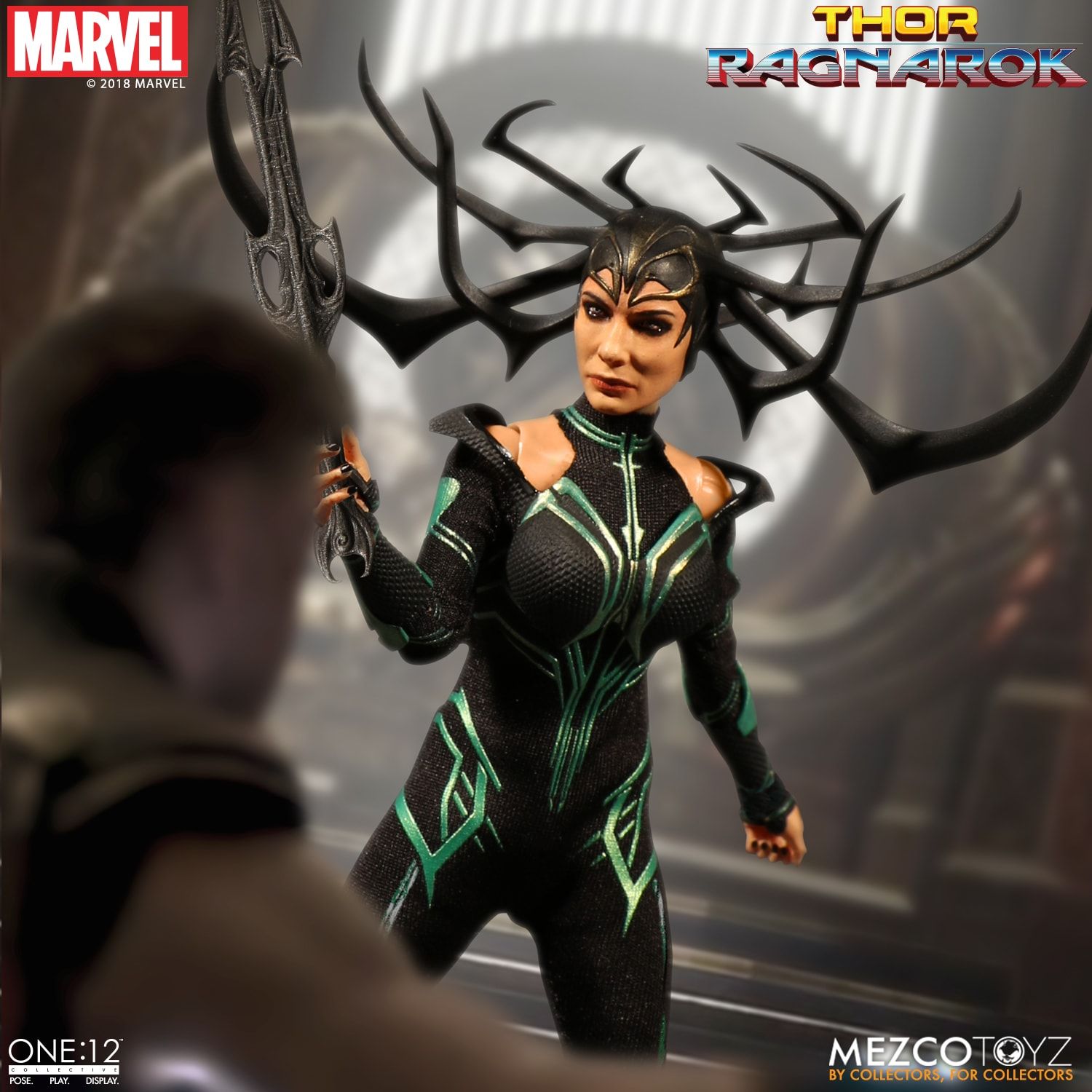 Mezco Toyz One:12 Collective Marvel Comics Thor Ragnarok Hela 1/12 Scale Action Figure - Premium Collectible for Marvel Fans, Display & Role Play