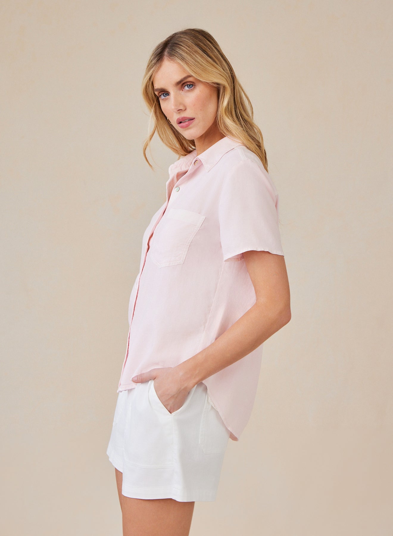 Men's Casual Short Sleeve Pocket Button Down Shirt - Comfortable Breathable Cotton Shirt for Summer, Office & Outdoor Activities