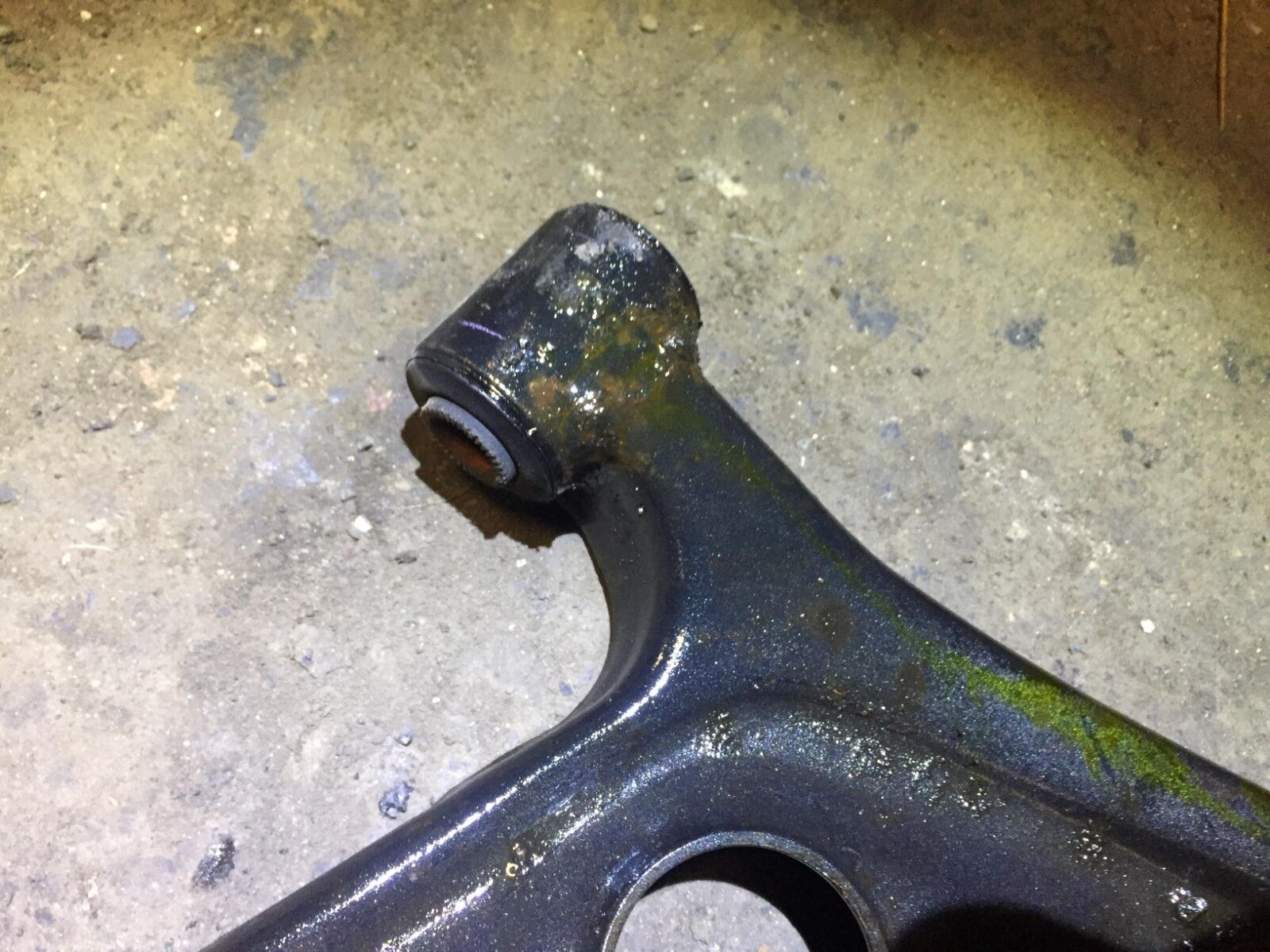 04 05 06 Scion XA Front Right Passenger Side Lower Control Arm Replacement - OEM Quality D18 - Perfect for Suspension Repair & Car Maintenance