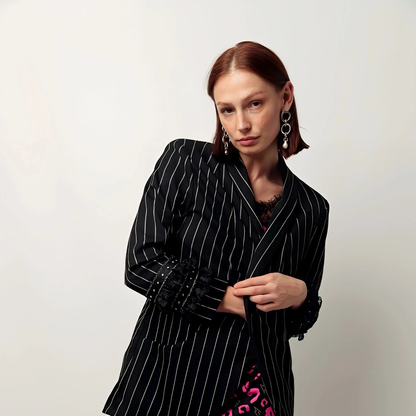 Elegant Women's Blazer for Parties - Stylish & Shiny Formal Jacket for Unforgettable Evenings | Perfect for Cocktail Parties, Weddings & Night Out Events