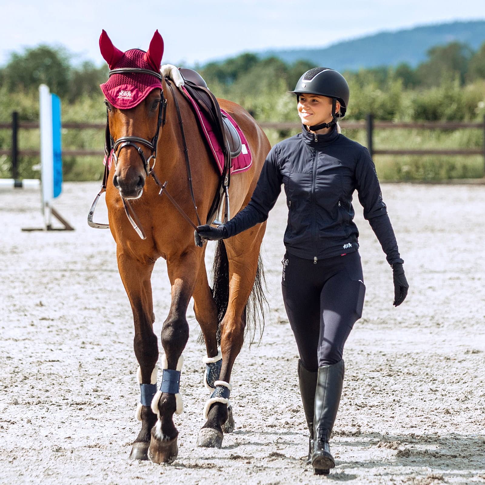 HORZE Nevada Lightweight 100g Stable Blanket for Horses - Breathable Turnout Sheet for Cool Weather Riding & Stable Use