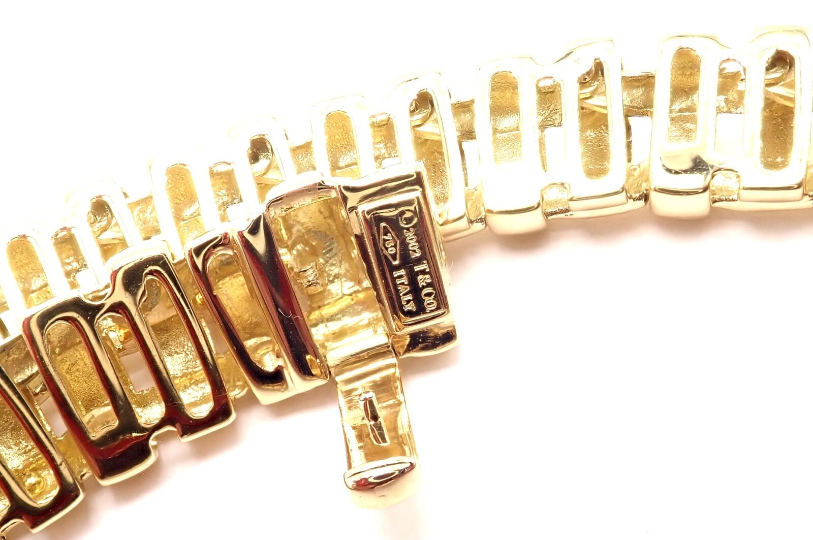 Authentic Tiffany & Co Vannerie 18k Yellow Gold Basket Weave Necklace 2002 - Luxury Jewelry for Women, Perfect for Weddings, Anniversaries & Special Occasions
