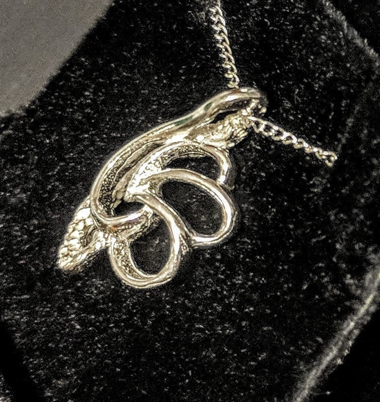 Free Form Pendant with 18